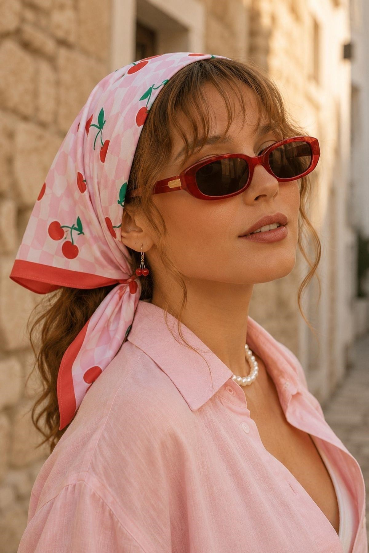 Retro Kiraz Desen Pembe-Kırmızı Soft Bandana Fular 50x50 cm