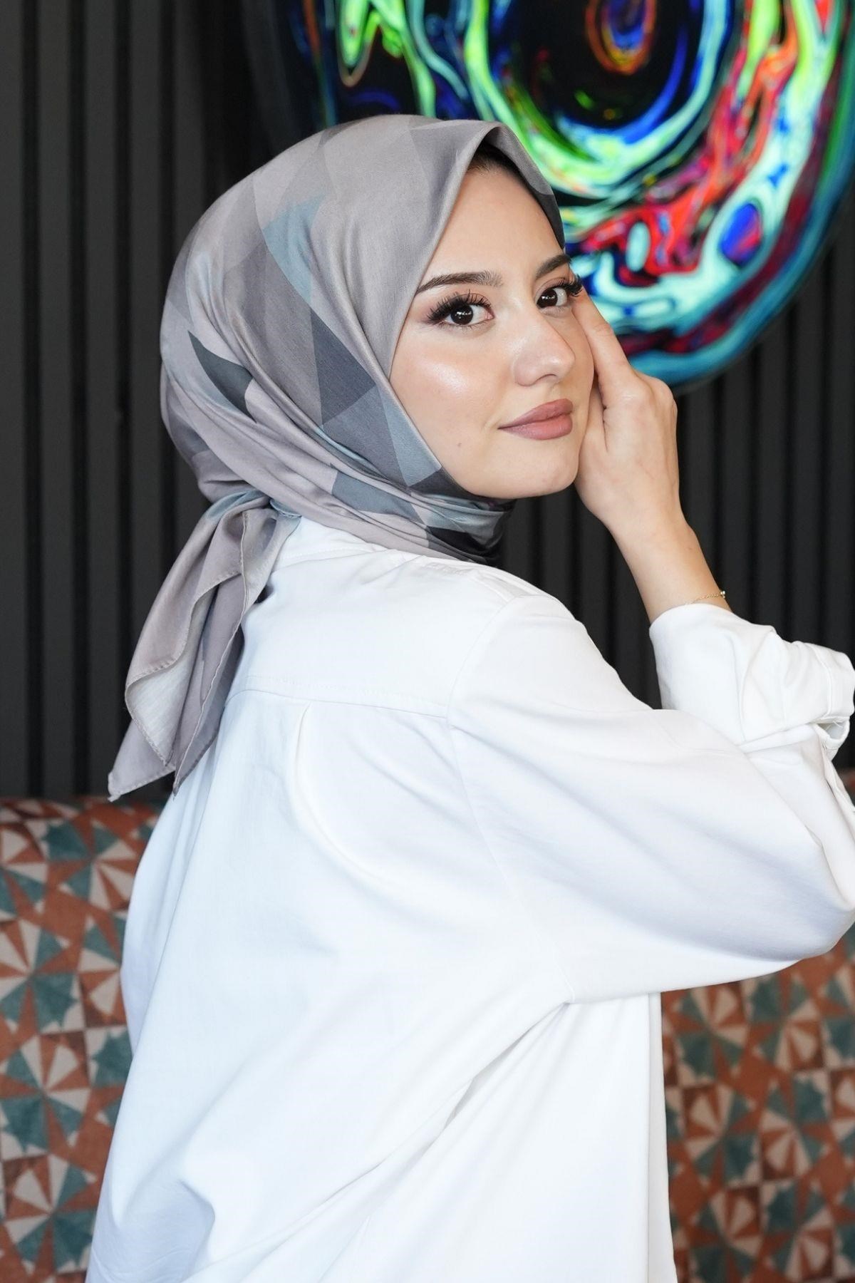 Üçgen Desen Gri Soft Pamuk Eşarp