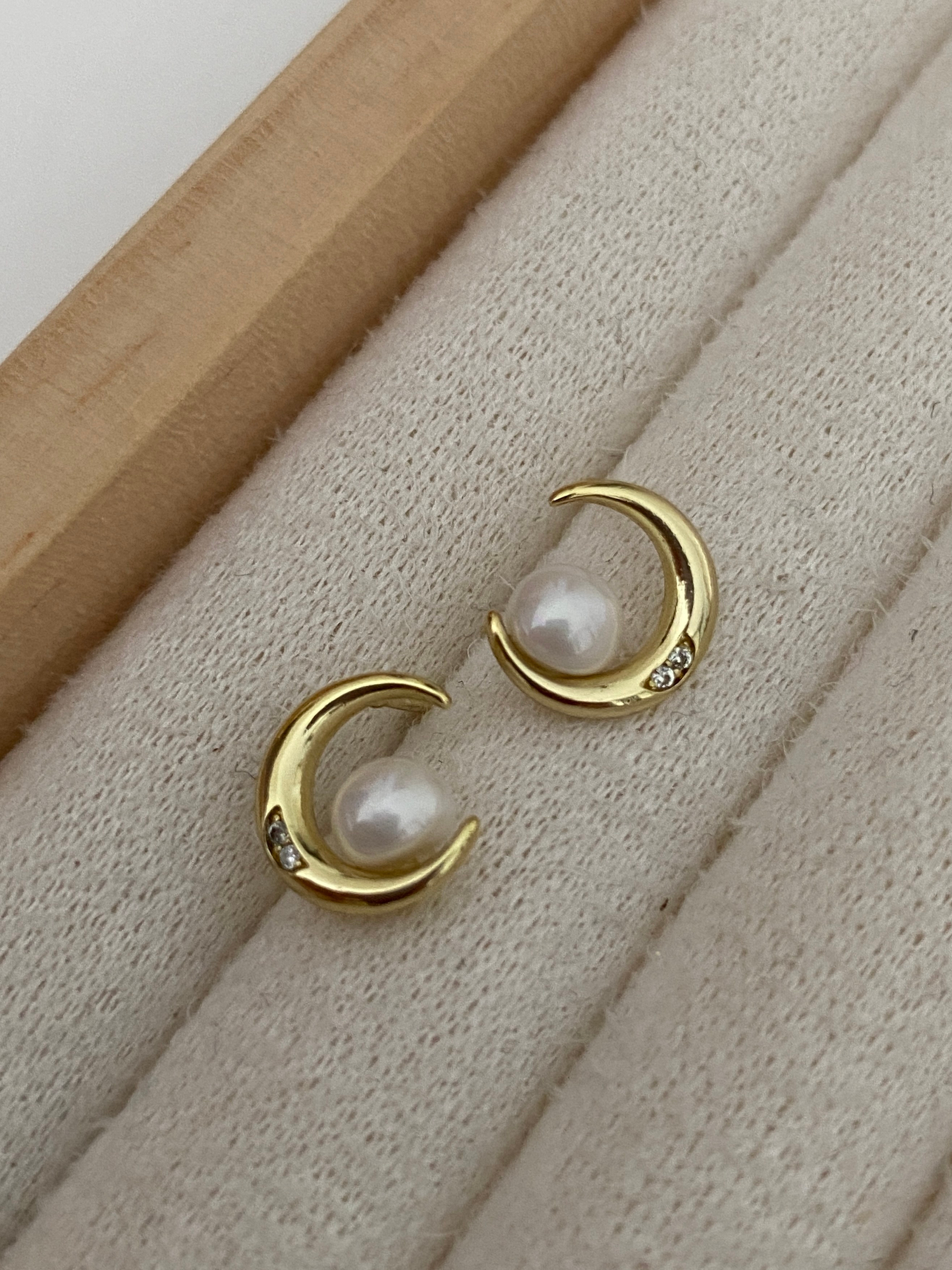 Özel Seri İncili Minimal Hilal Küpe
