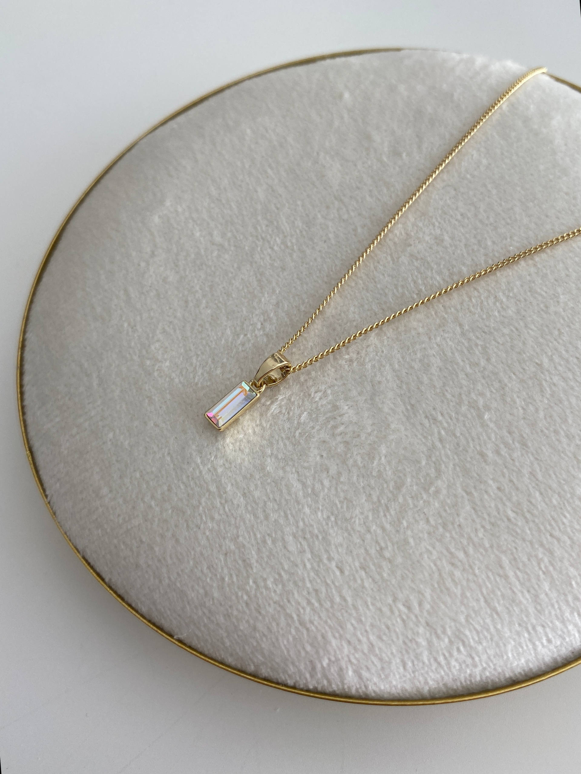 Özel Seri Minimal Dikdörtgen Swarovski Kolye