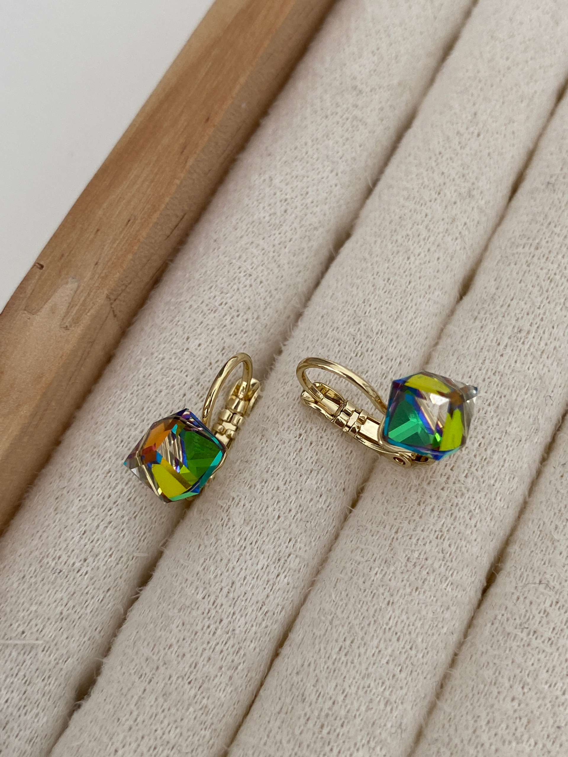 Özel Seri Swarovski Küp Taşlı Klipsli Küpe