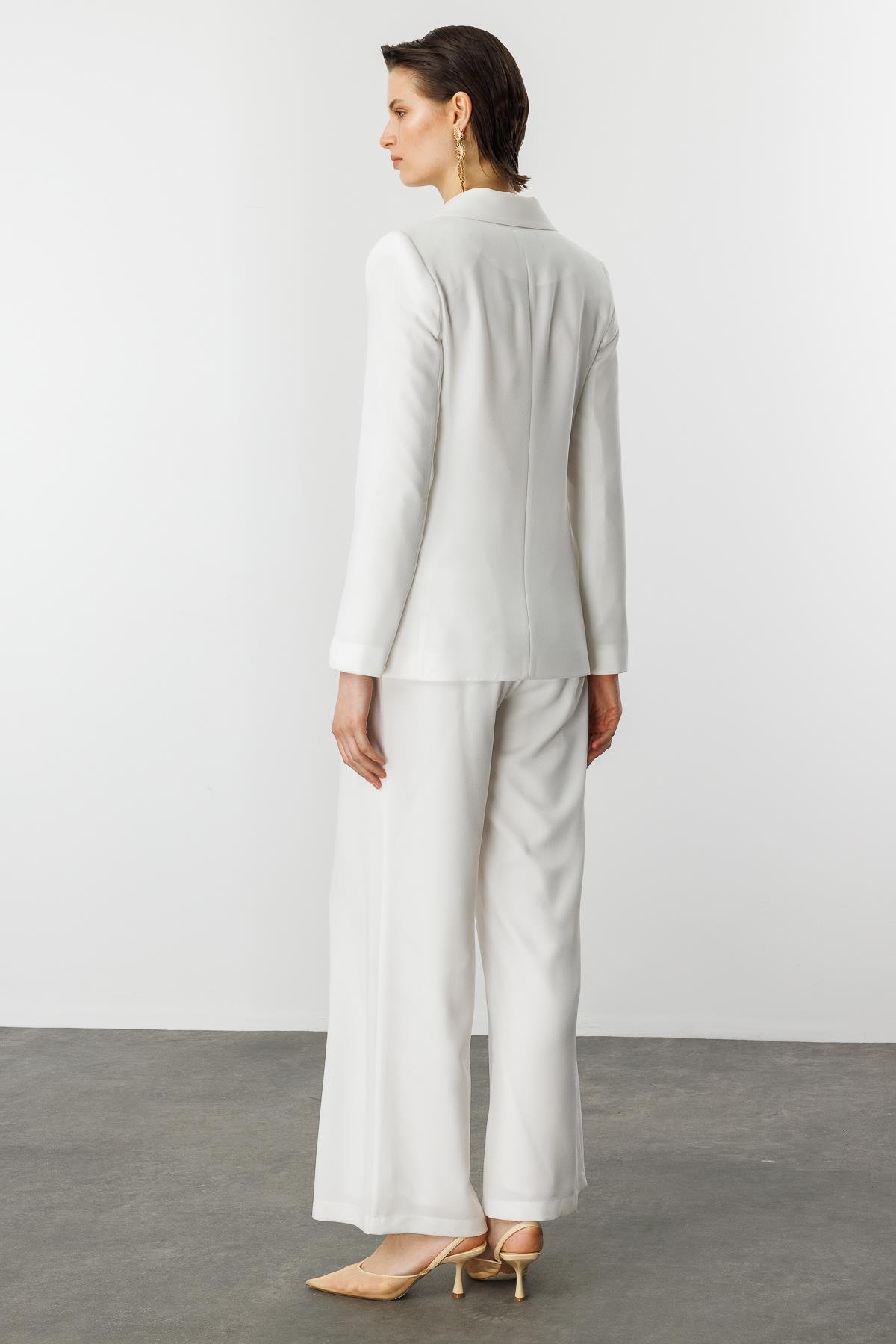 Asimetrik Kesim Krep Ceket-KEMIK