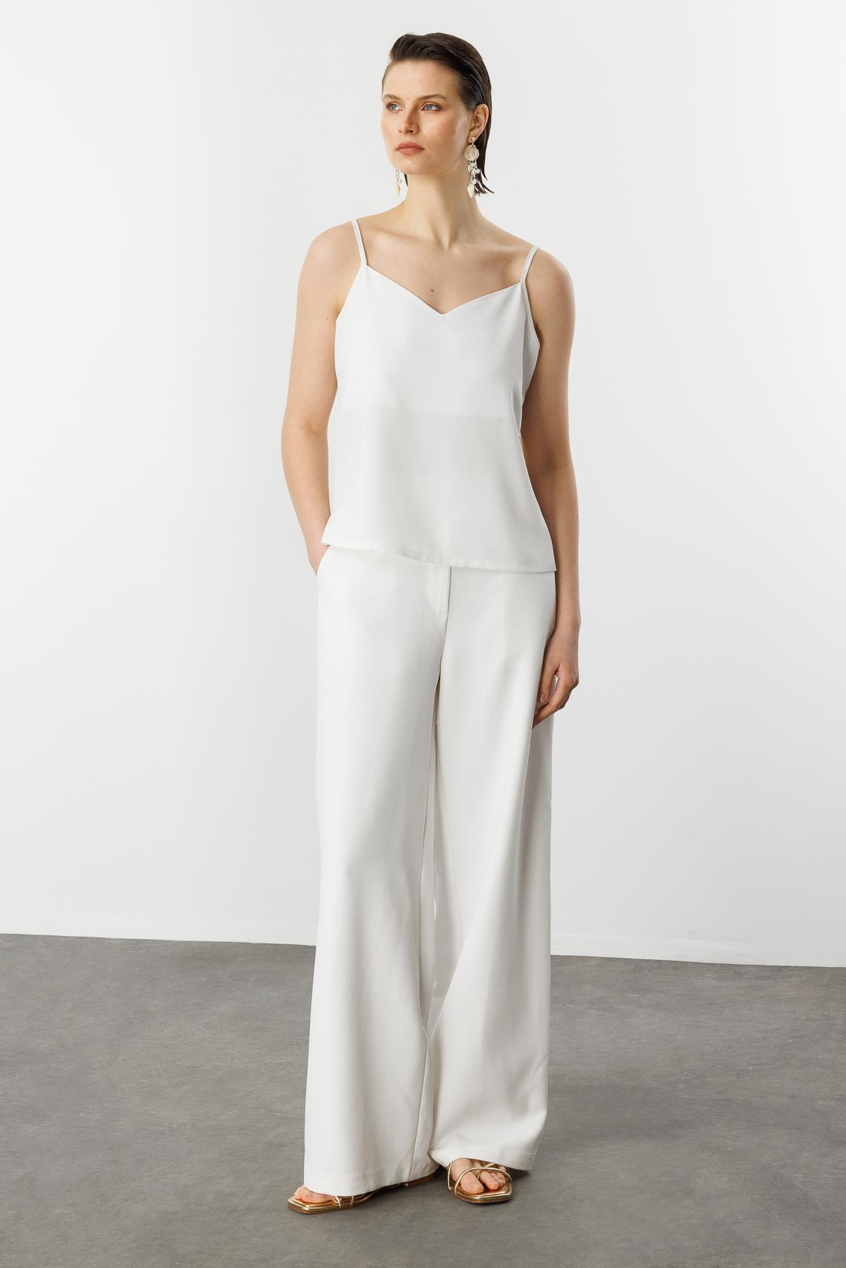 Askılı V Yaka Bluz-KEMIK