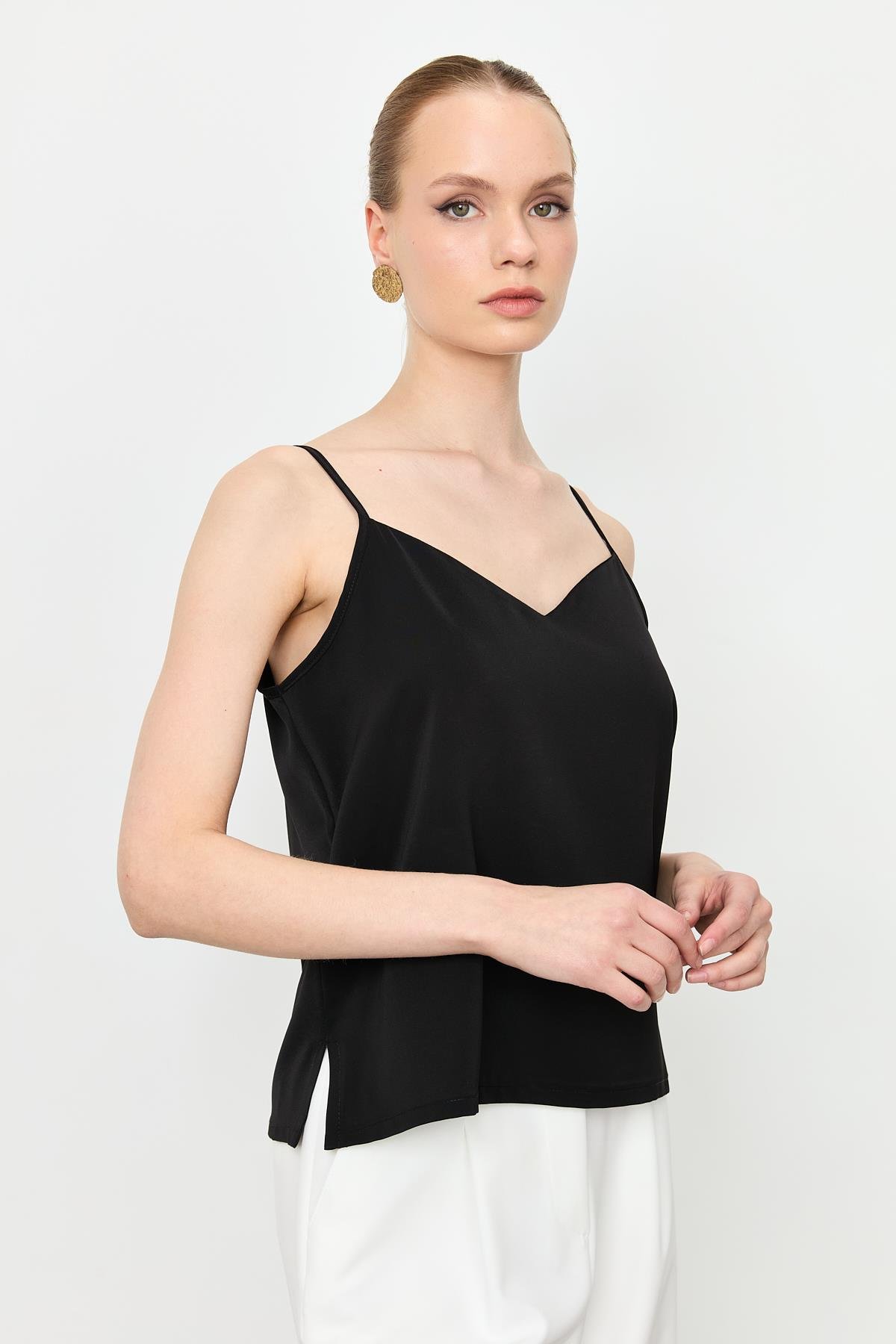 Askılı V Yaka Bluz-SİYAH