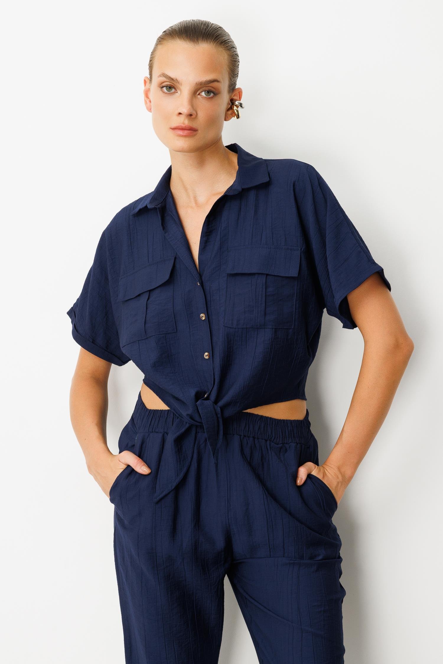 Bağlama Detaylı Crop Gömlek-LACI