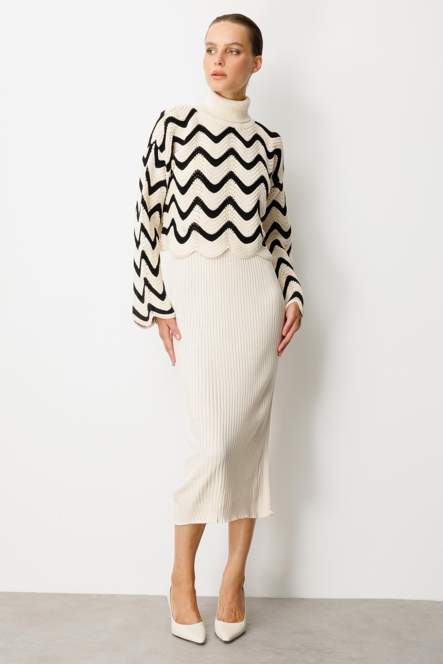 Balıkçı Yaka Desenli Triko Takım Elbise-KREM