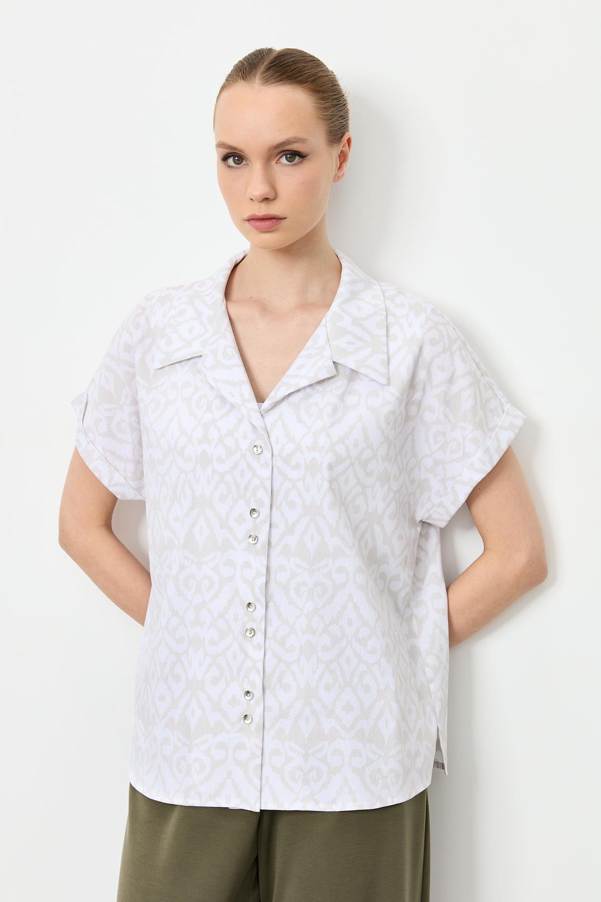 Baskı Detaylı  Gömlek-BEJ