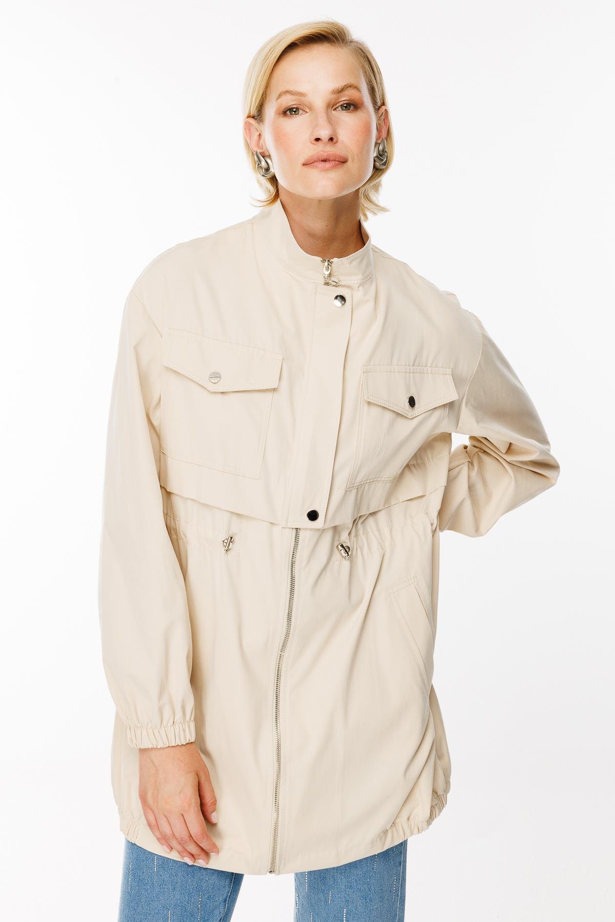 Beli Ayarlanabilir Düğme ve Fermuar Detaylı Kap - BEJ