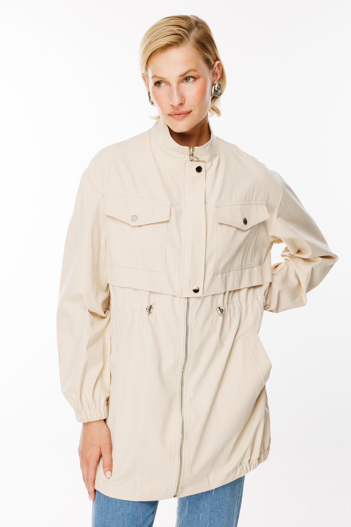 Beli Ayarlanabilir Düğme ve Fermuar Detaylı Kap - BEJ