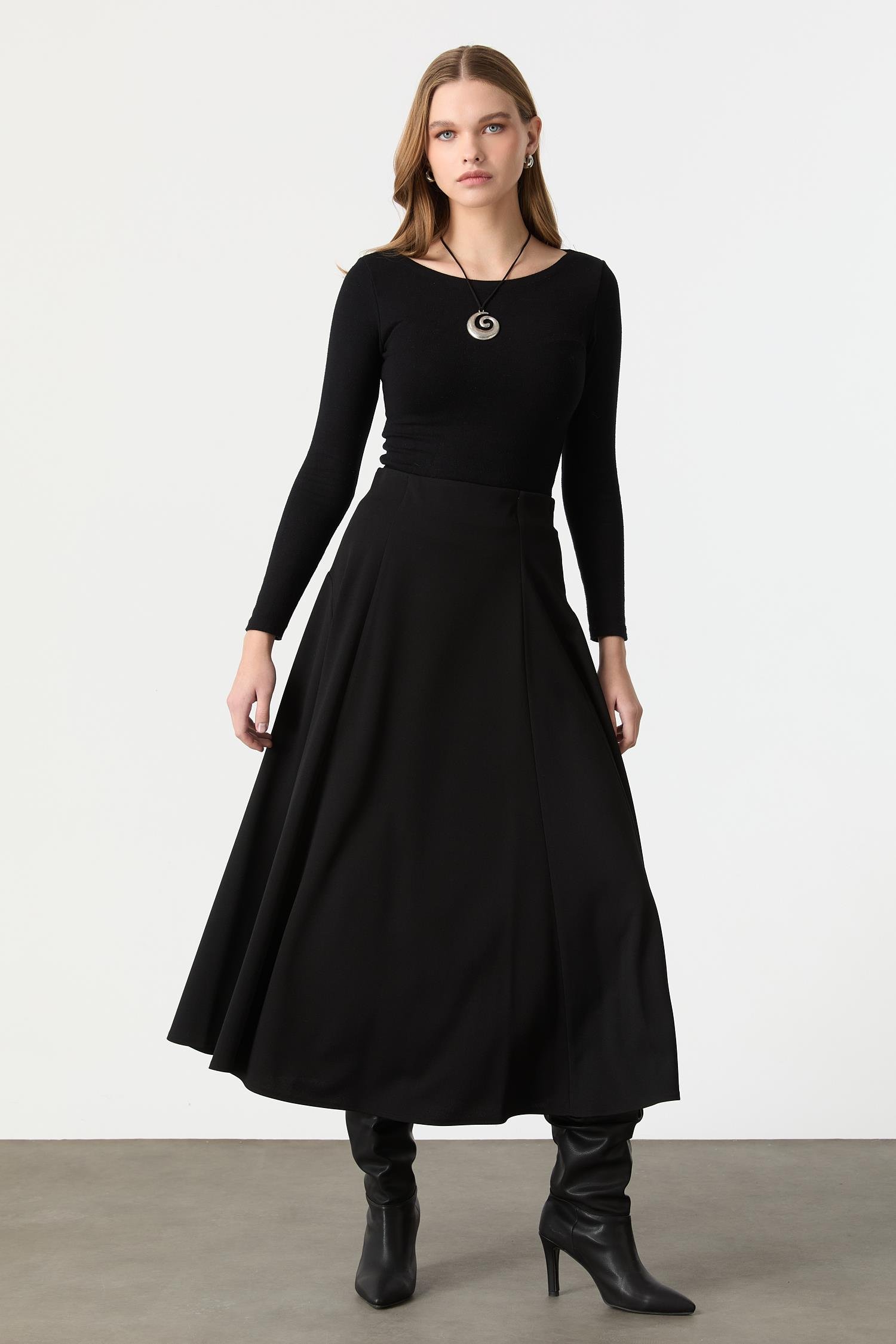 Beli Lastikli Krep Etek-SİYAH