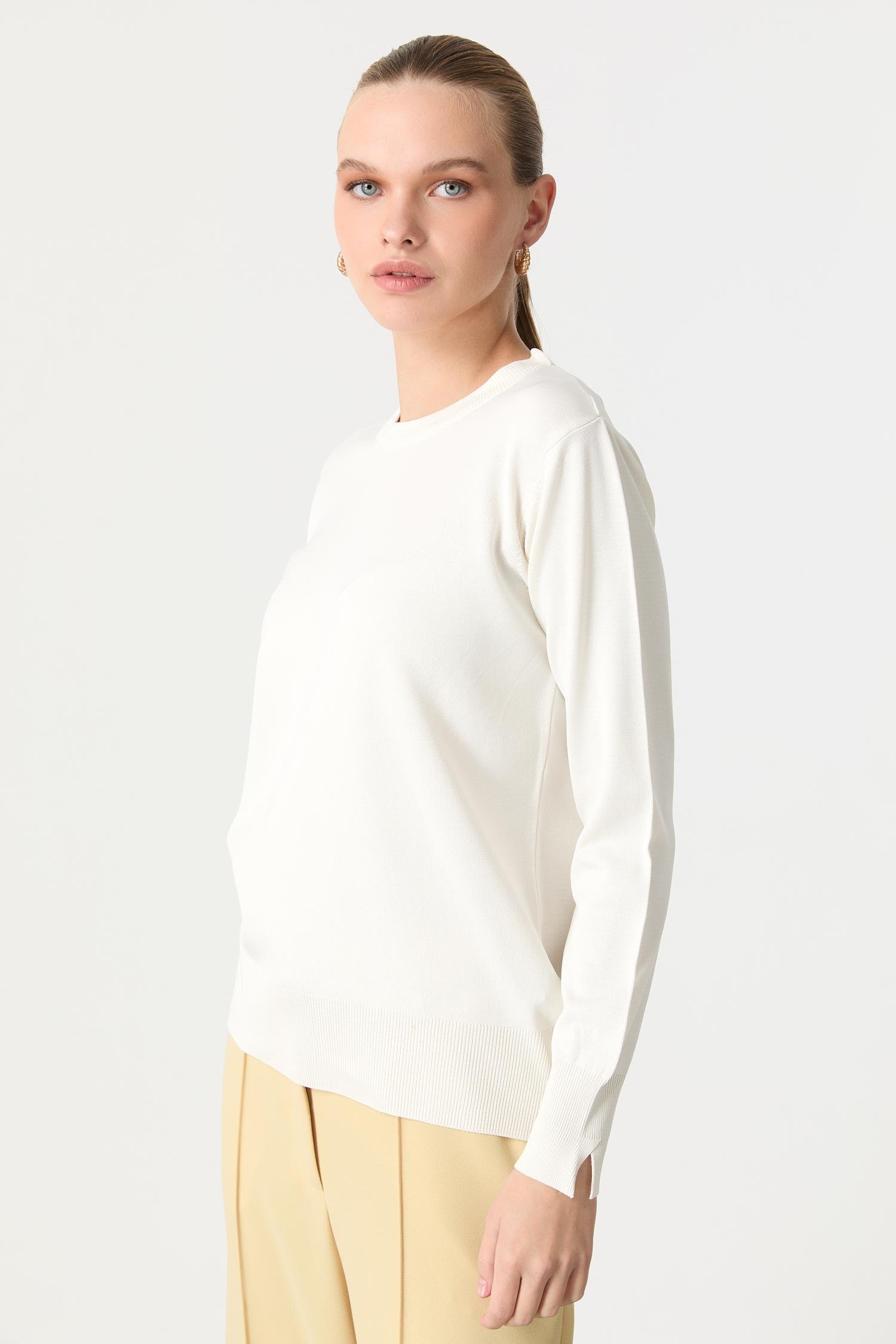 Biye Detaylı Basic Triko Kazak-EKRU