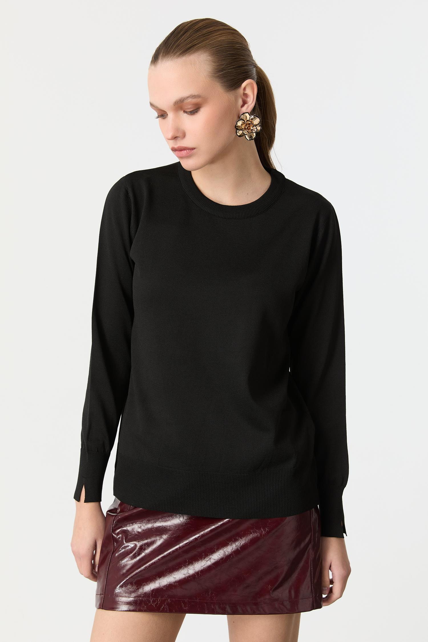 Biye Detaylı Basic Triko Kazak-SİYAH