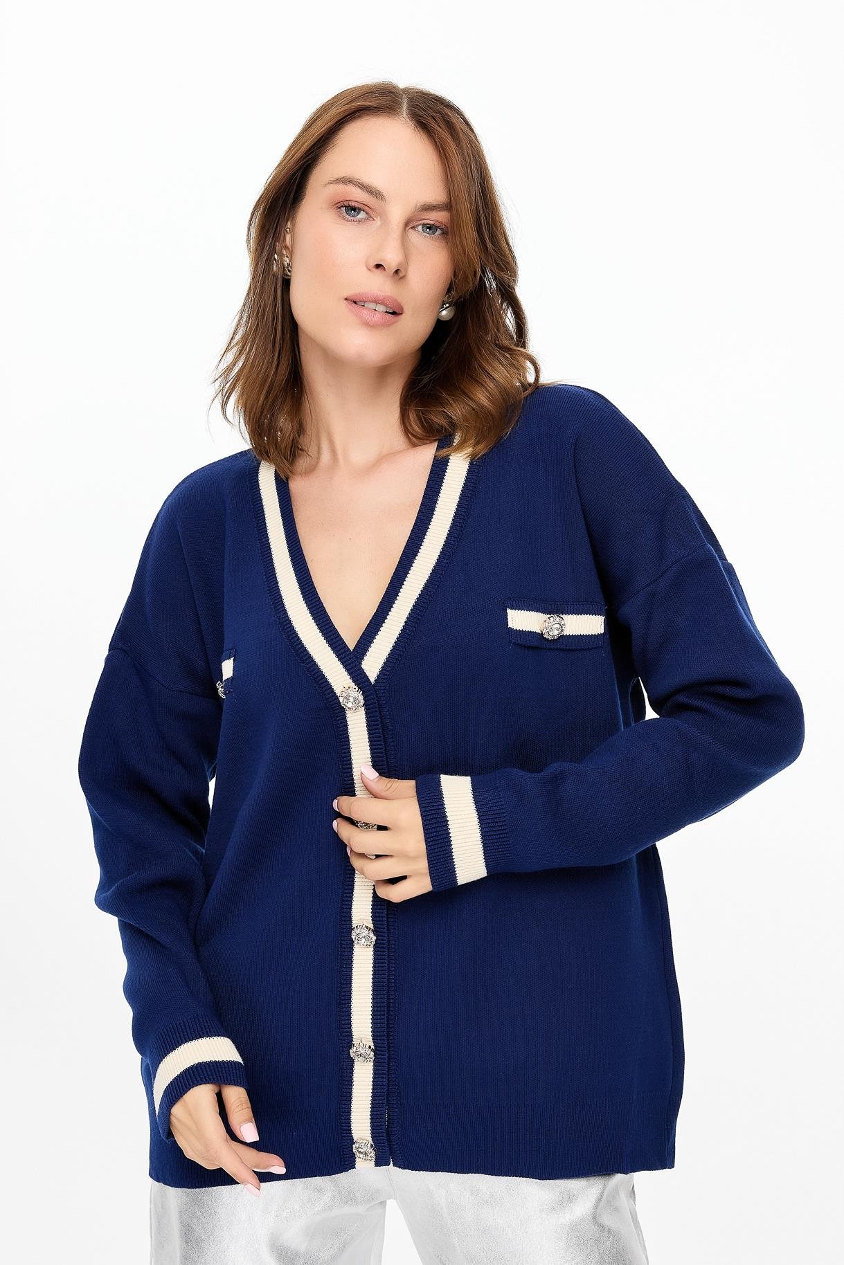 Biyeli Taşlı Düğmeli Triko Hırka - LACI