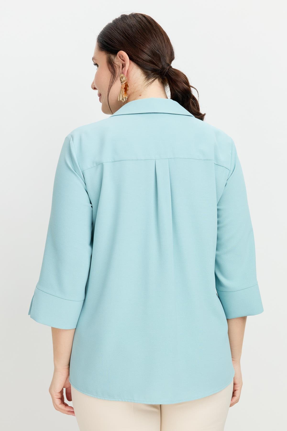 Büyük Beden Broş Detaylı Gömlek-MINT