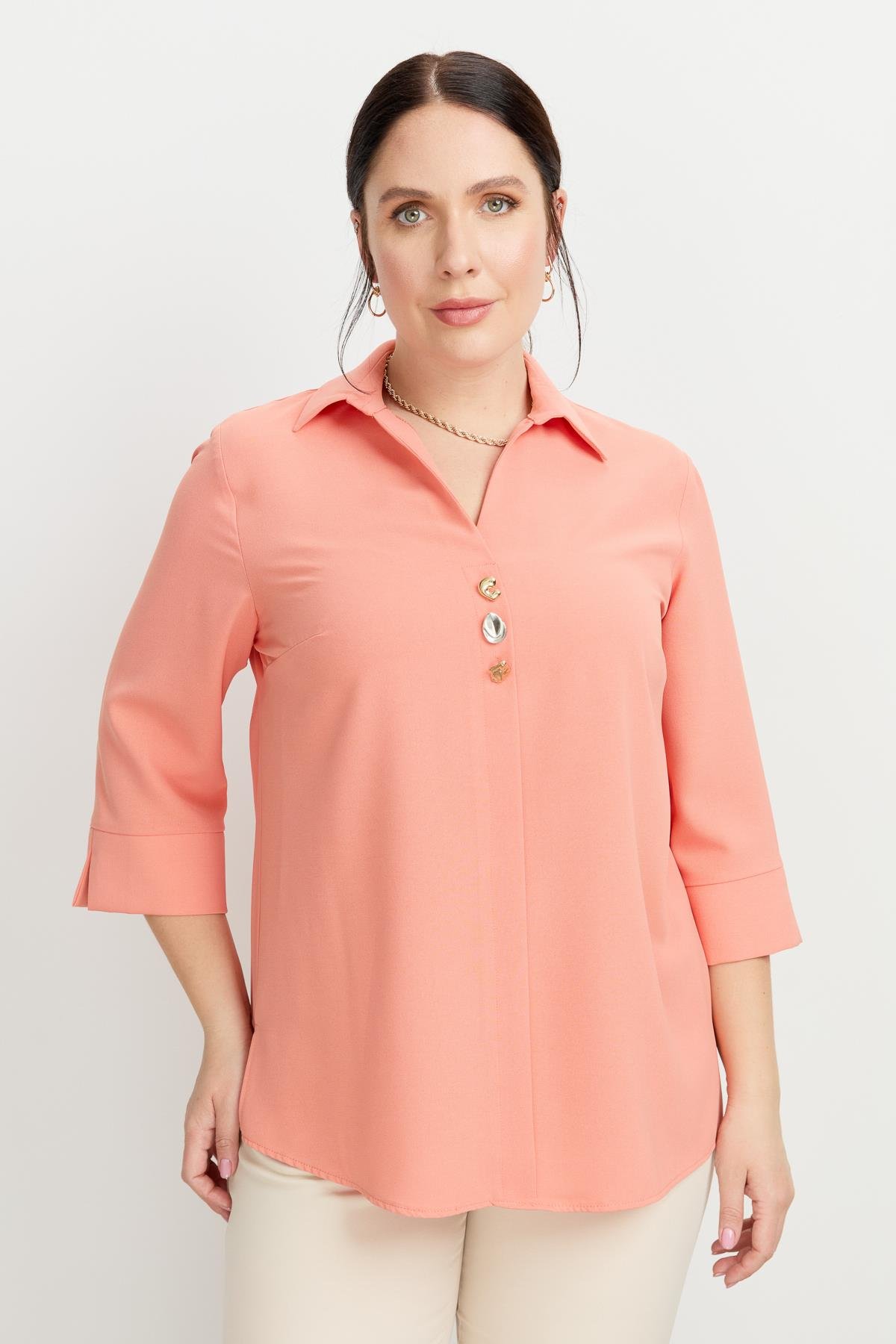 Büyük Beden Broş Detaylı Gömlek-ŞEFTALİ