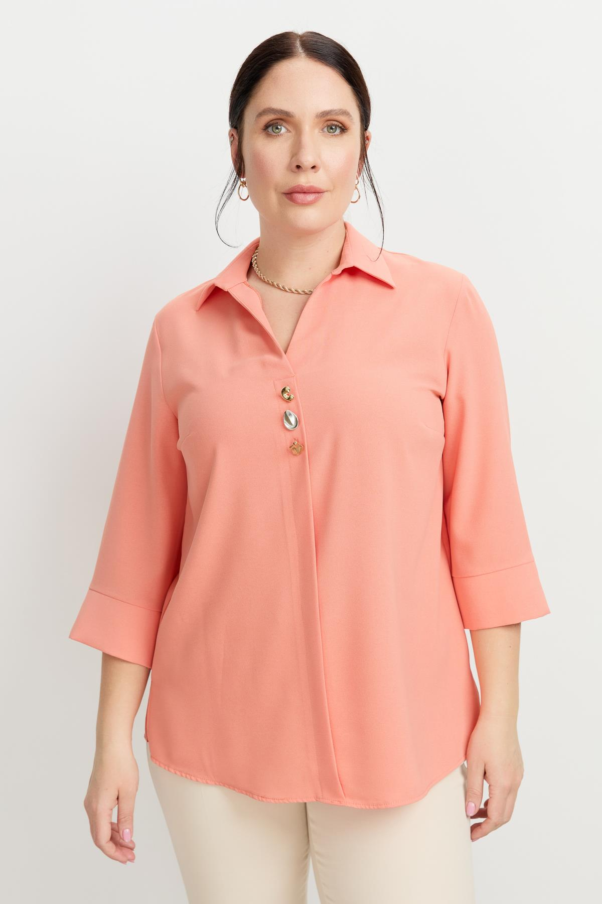Büyük Beden Broş Detaylı Gömlek-ŞEFTALİ
