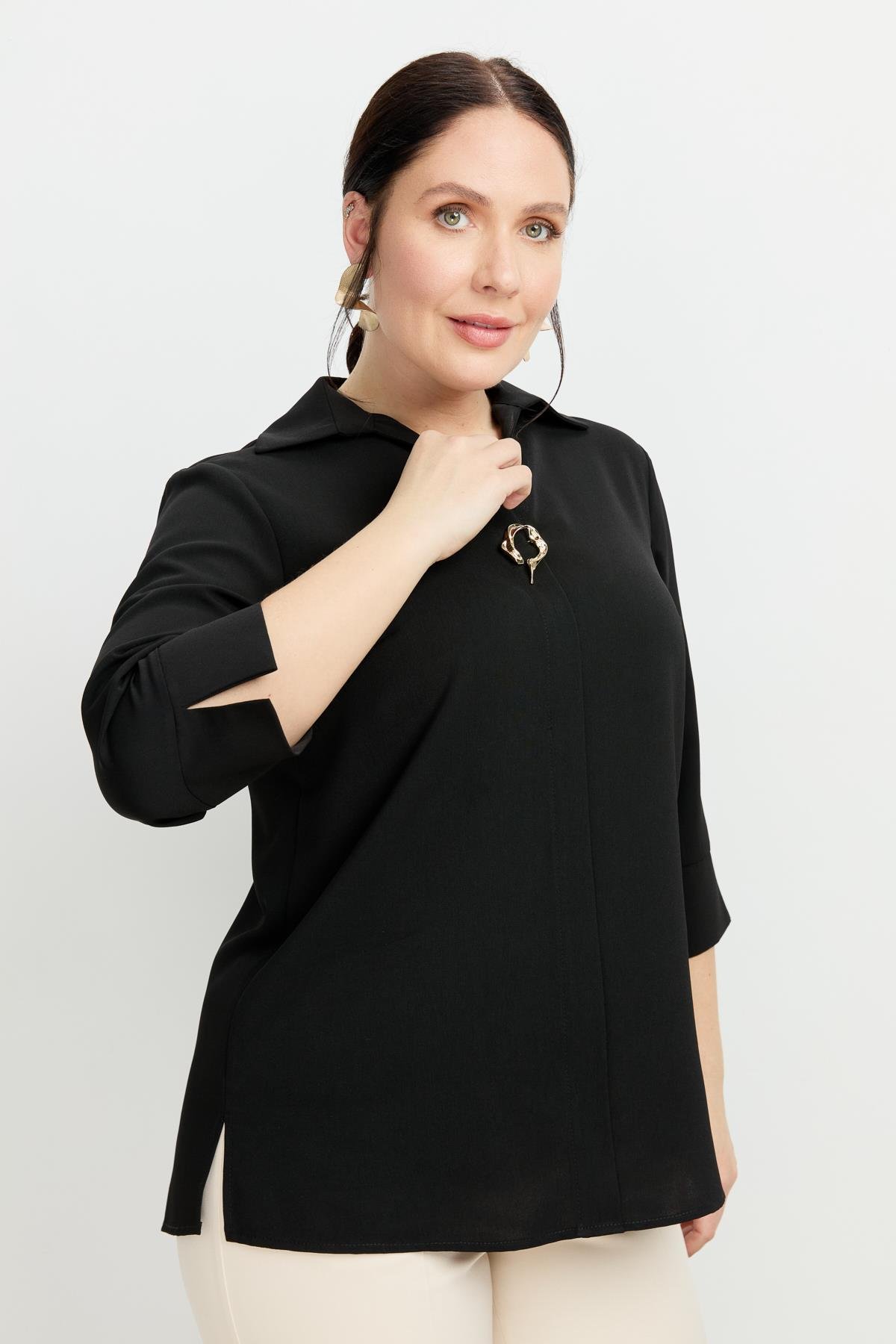 Büyük Beden Broş Detaylı Gömlek-SİYAH