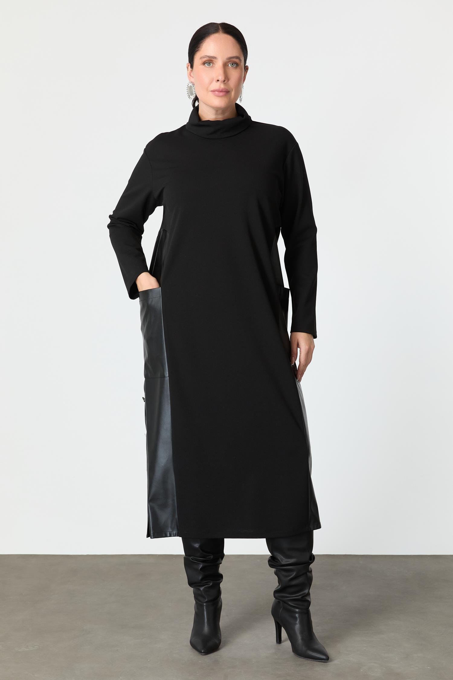 Büyük Beden Deri Detaylı Krep Elbise-SİYAH