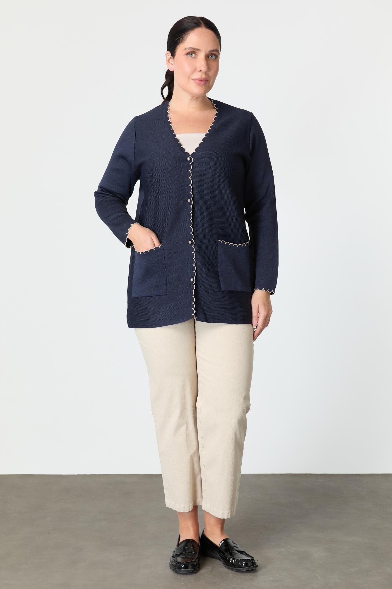 Büyük Beden Düğme Detay Triko Hırka-LACI