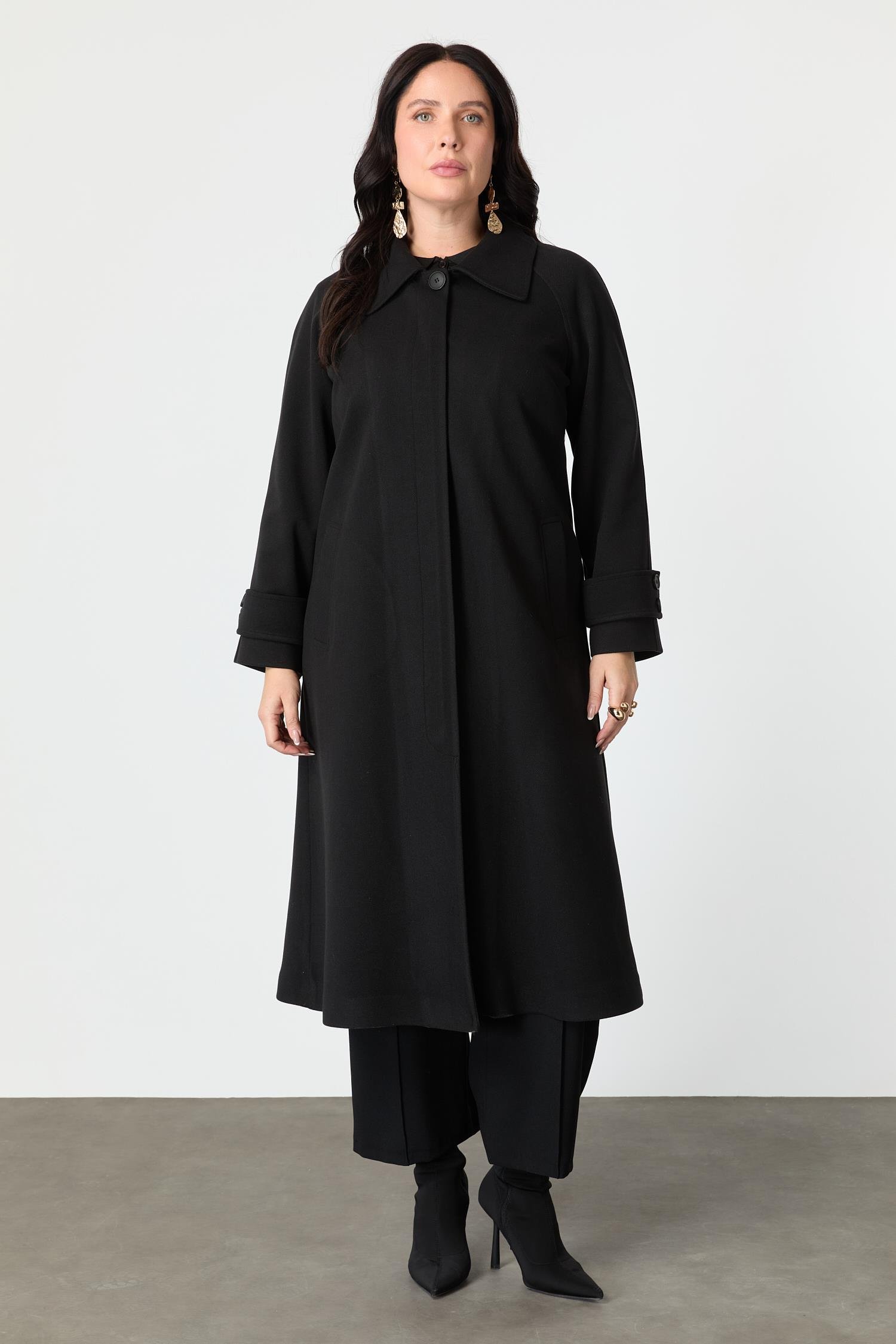 Büyük Beden Kol Detaylı Uzun Kaban-SİYAH