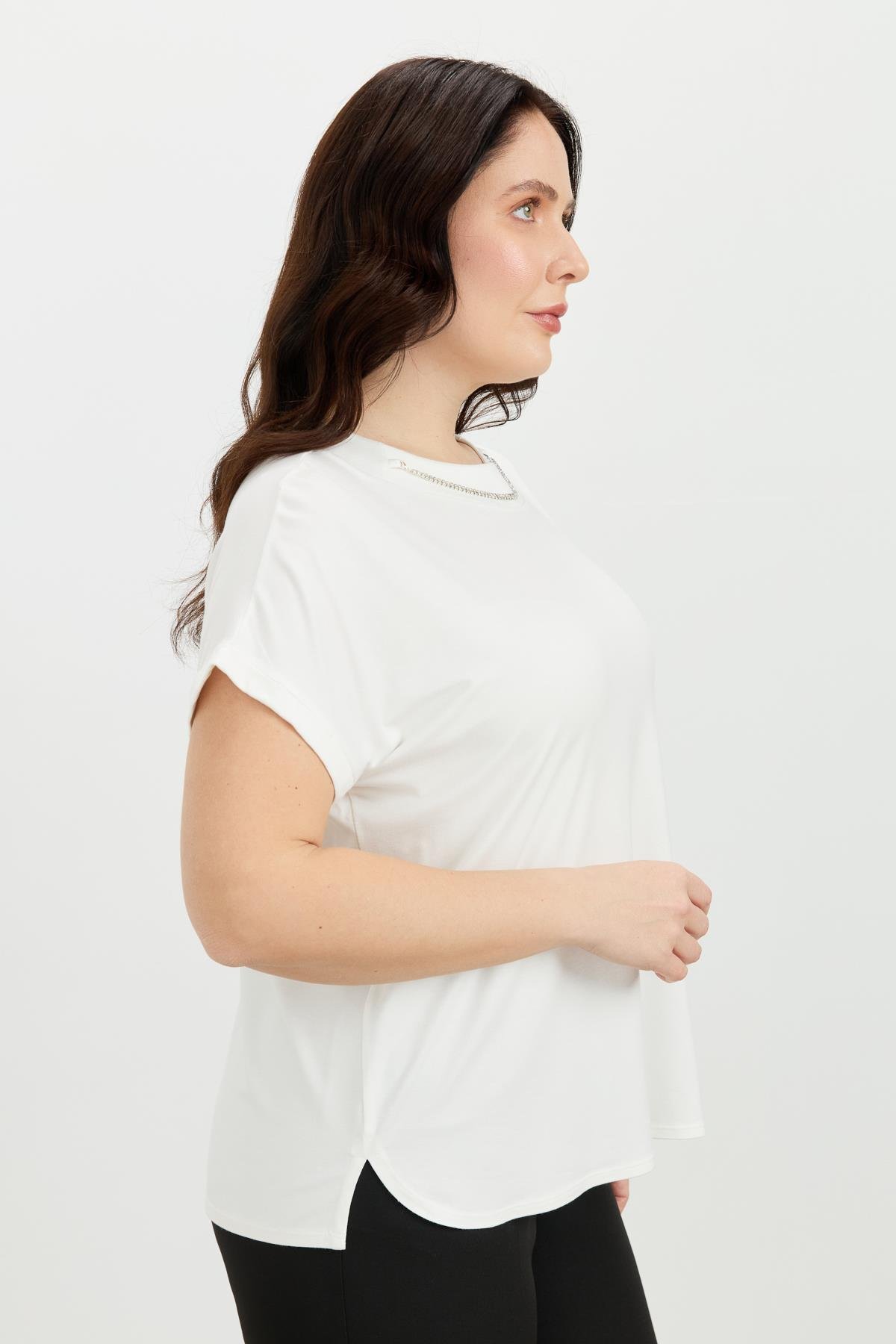 Büyük Beden Kolye Detaylı Bluz-KEMIK