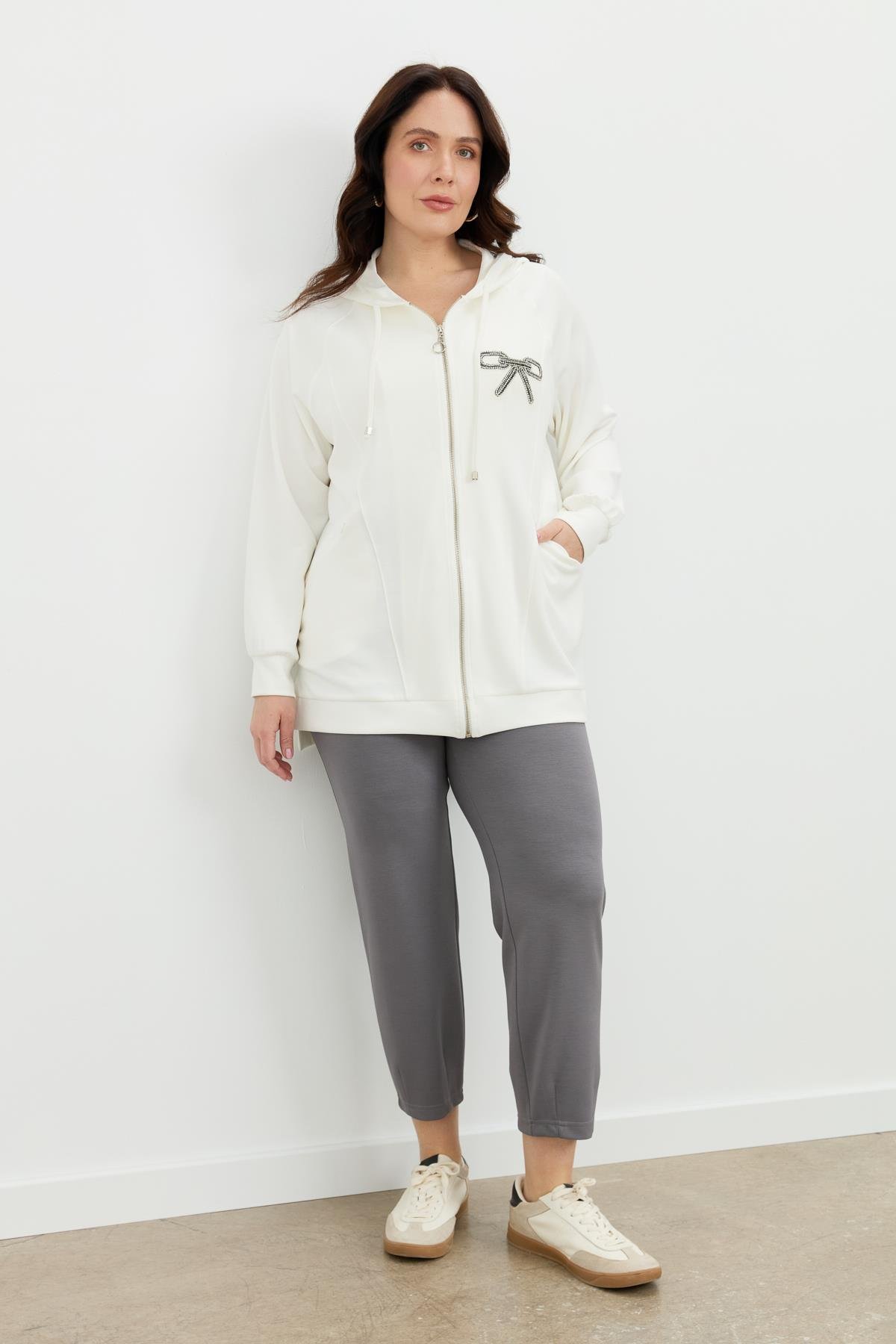 Büyük Beden Taş Baskı Sweatshirt-EKRU