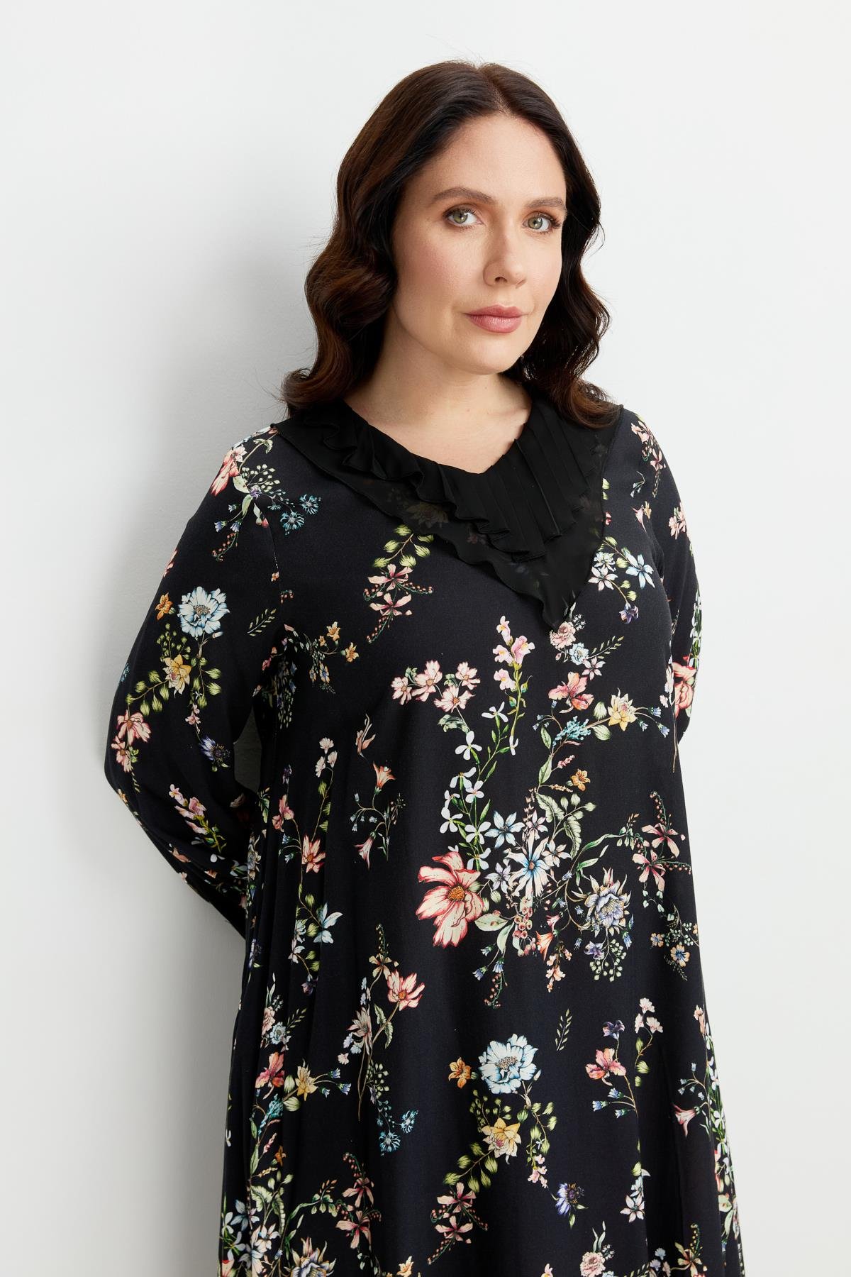 Büyük Beden Yaka Detalı Uzun Elbise-SİYAH