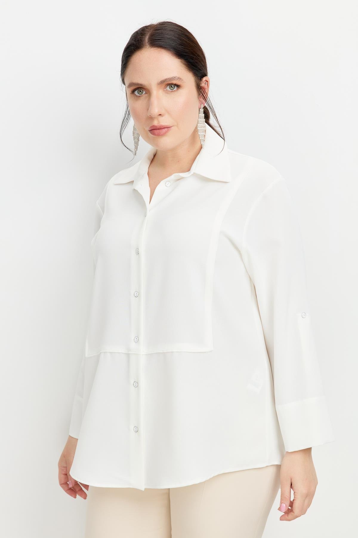 Büyük Beden Yakası Broşlu Gömlek-KEMIK