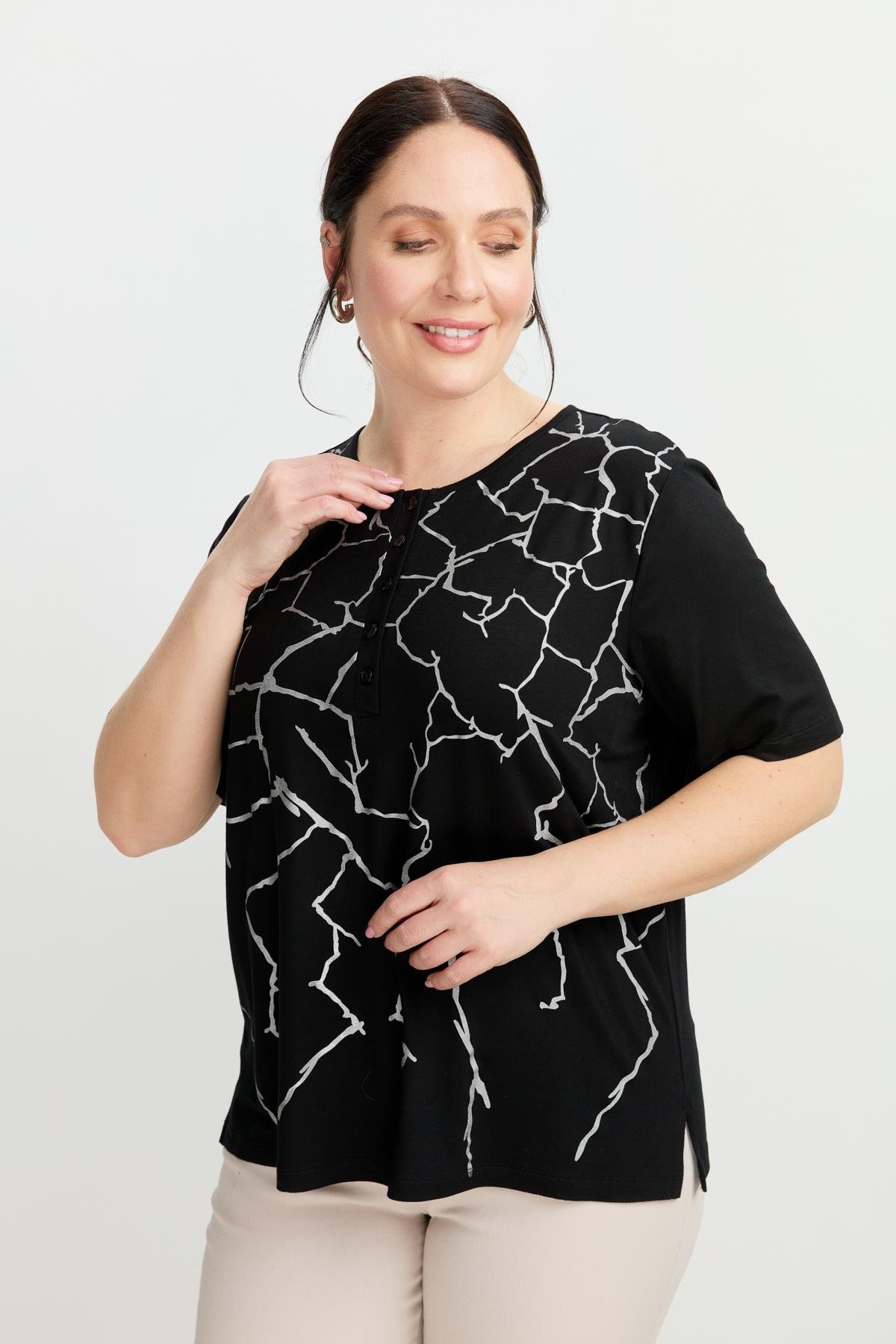 Büyük Beden Yakası Düğmeli Bluz-SİYAH