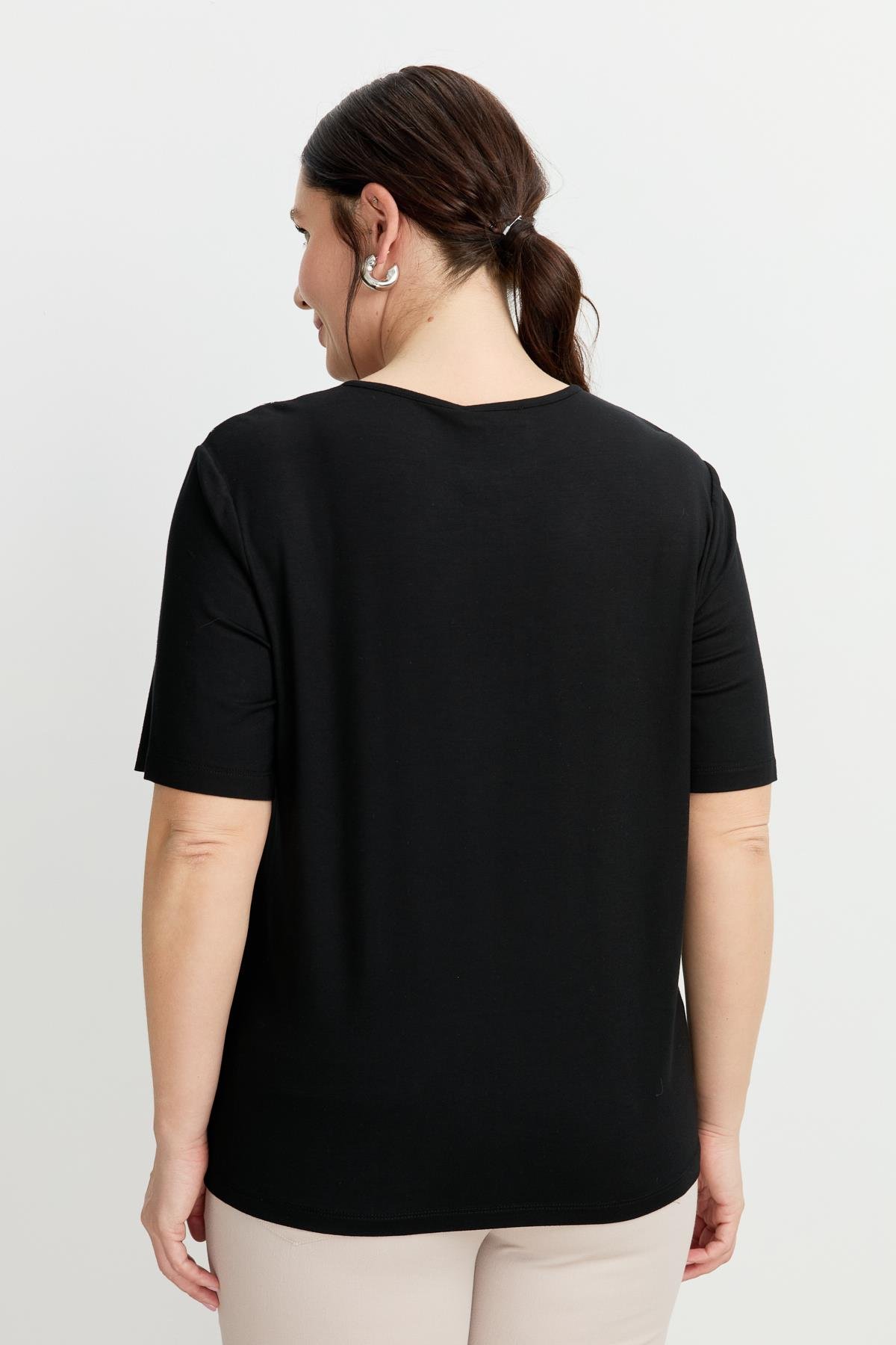 Büyük Beden Yakası Düğmeli Bluz-SİYAH