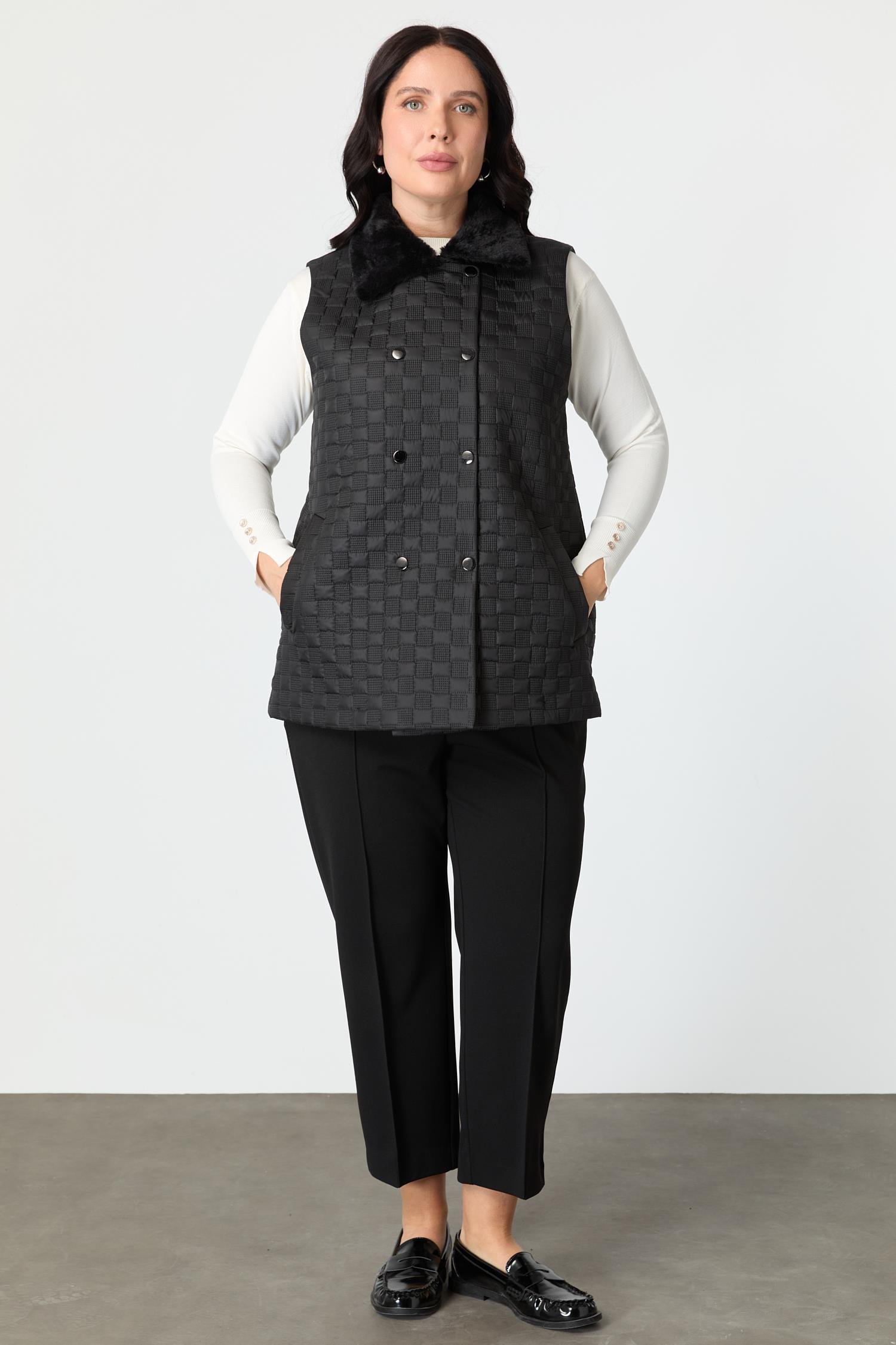 Büyük Beden Yakası Kürklü Kapitone Yelek-SİYAH