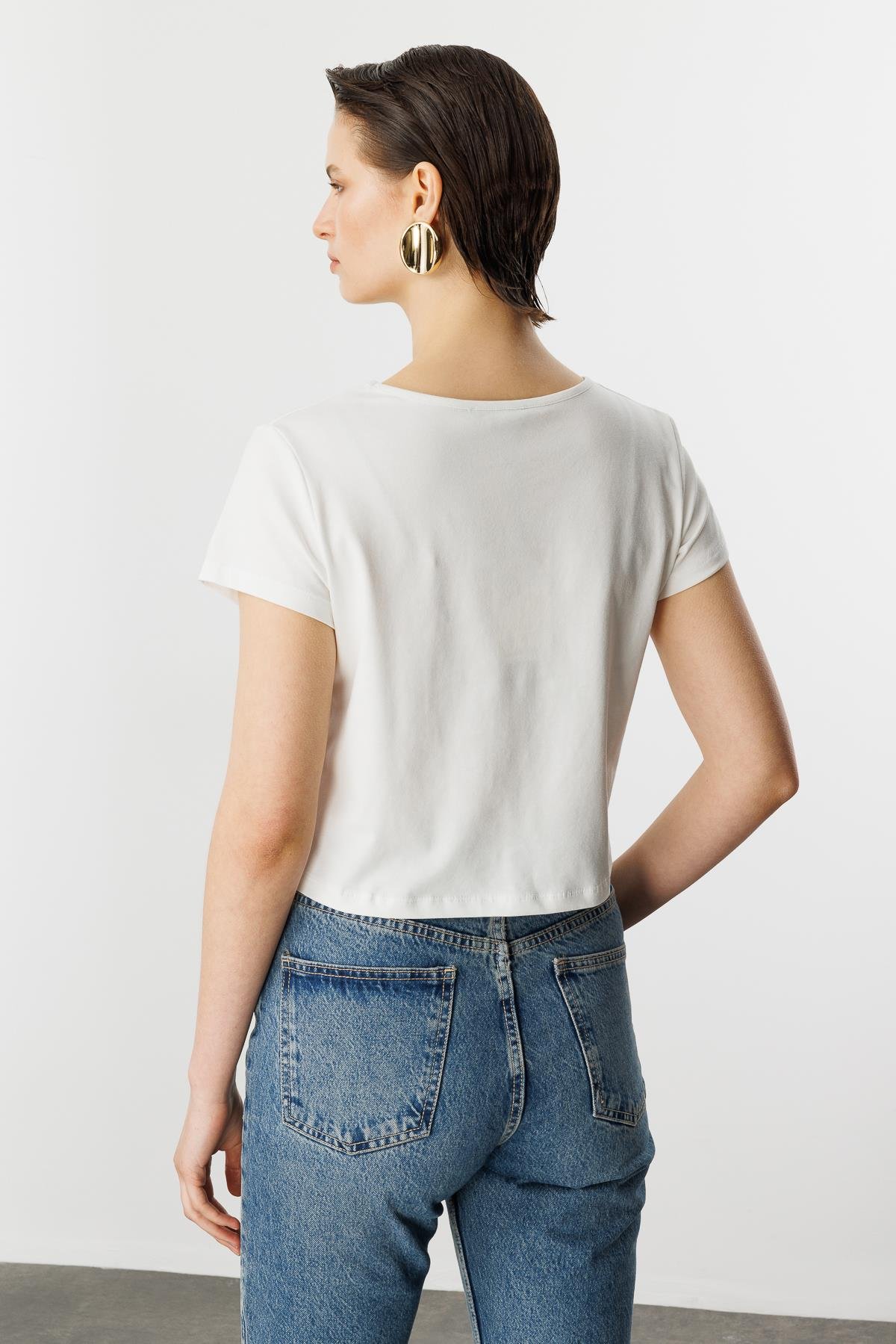 Büzgü Çiçek Detay Pamuklu Bluz-KEMIK