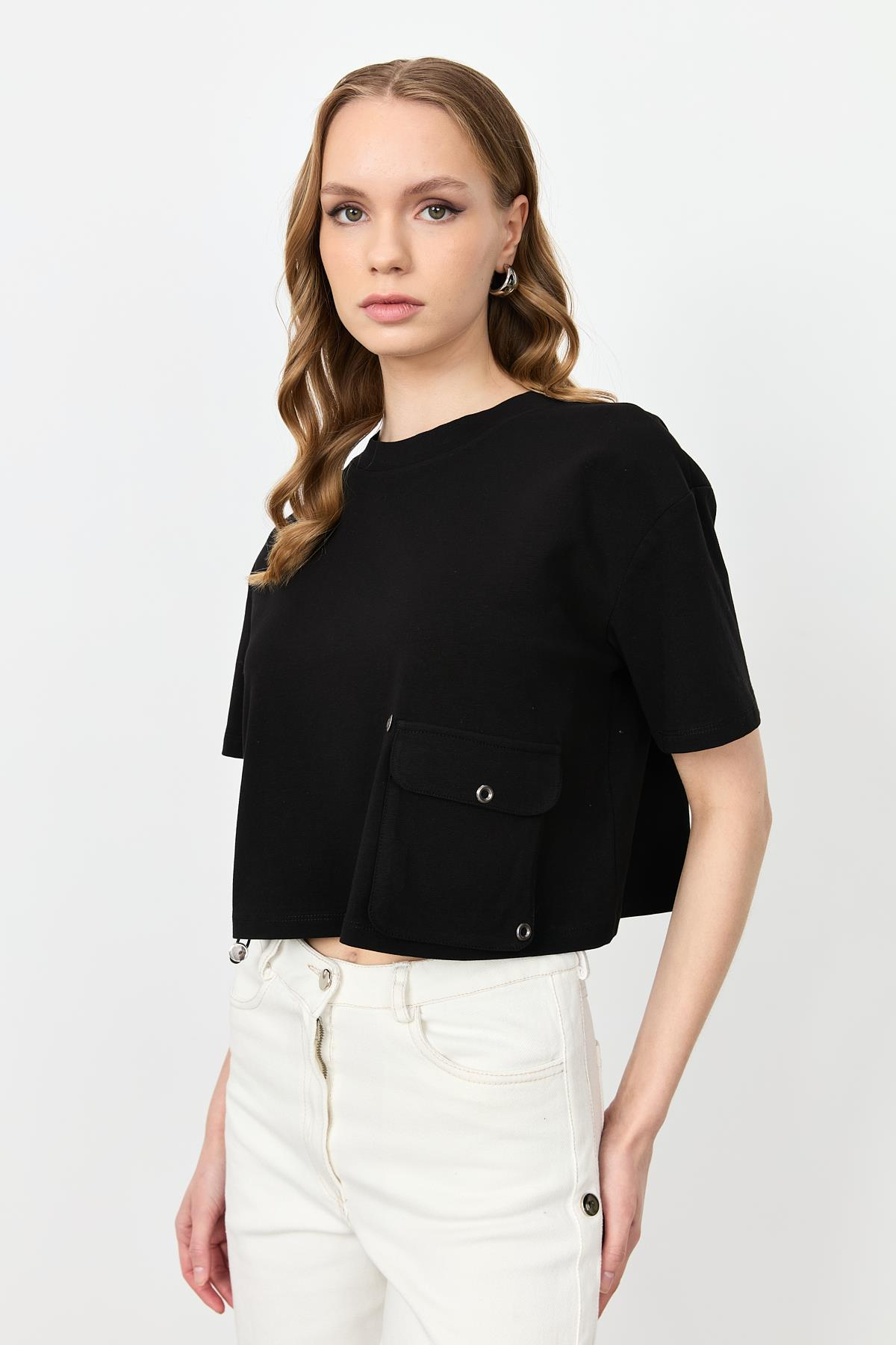 Büzgü Detay Cepli Bluz-SİYAH
