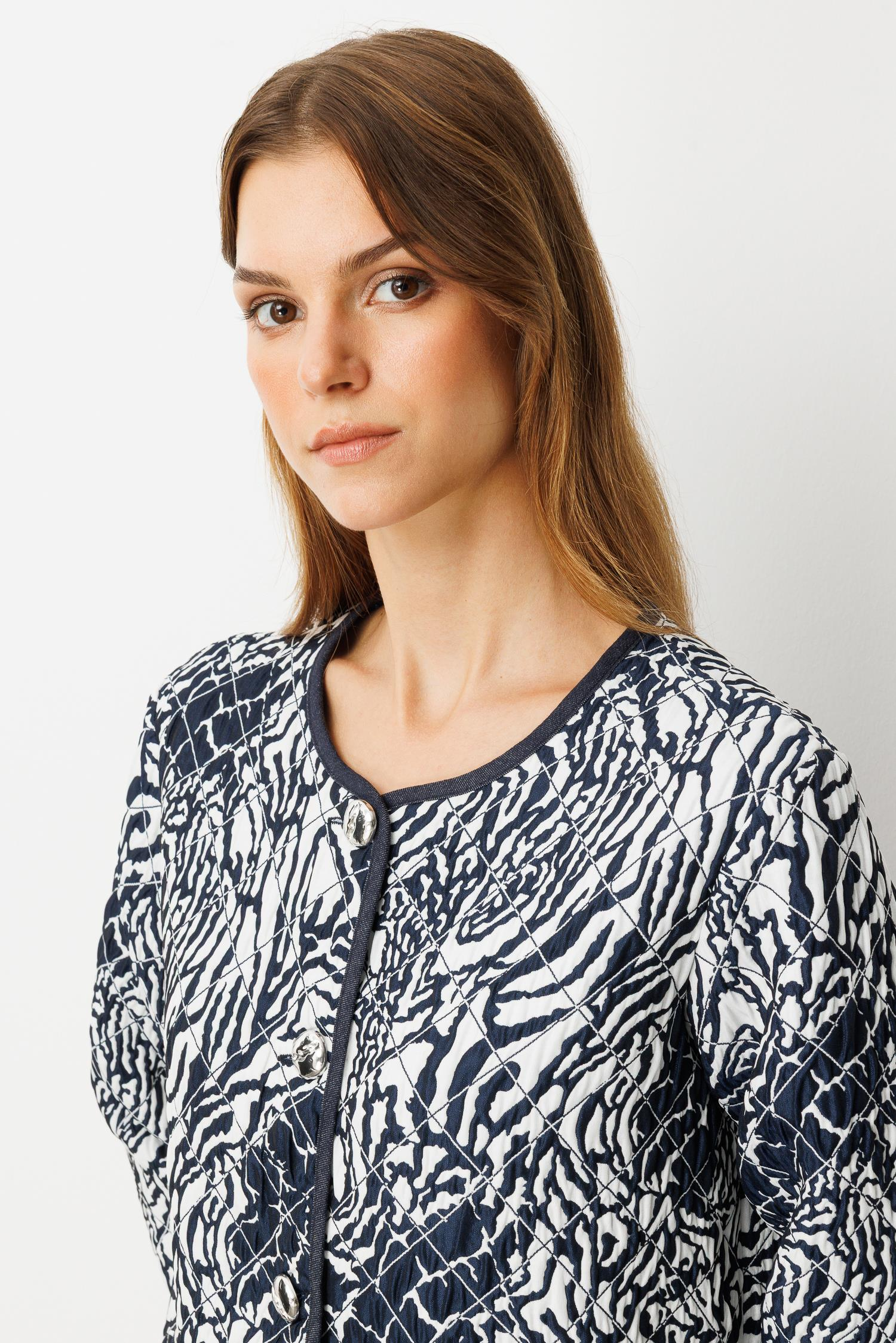 Cep Detay Desenli Kapitone Ceket-LACI