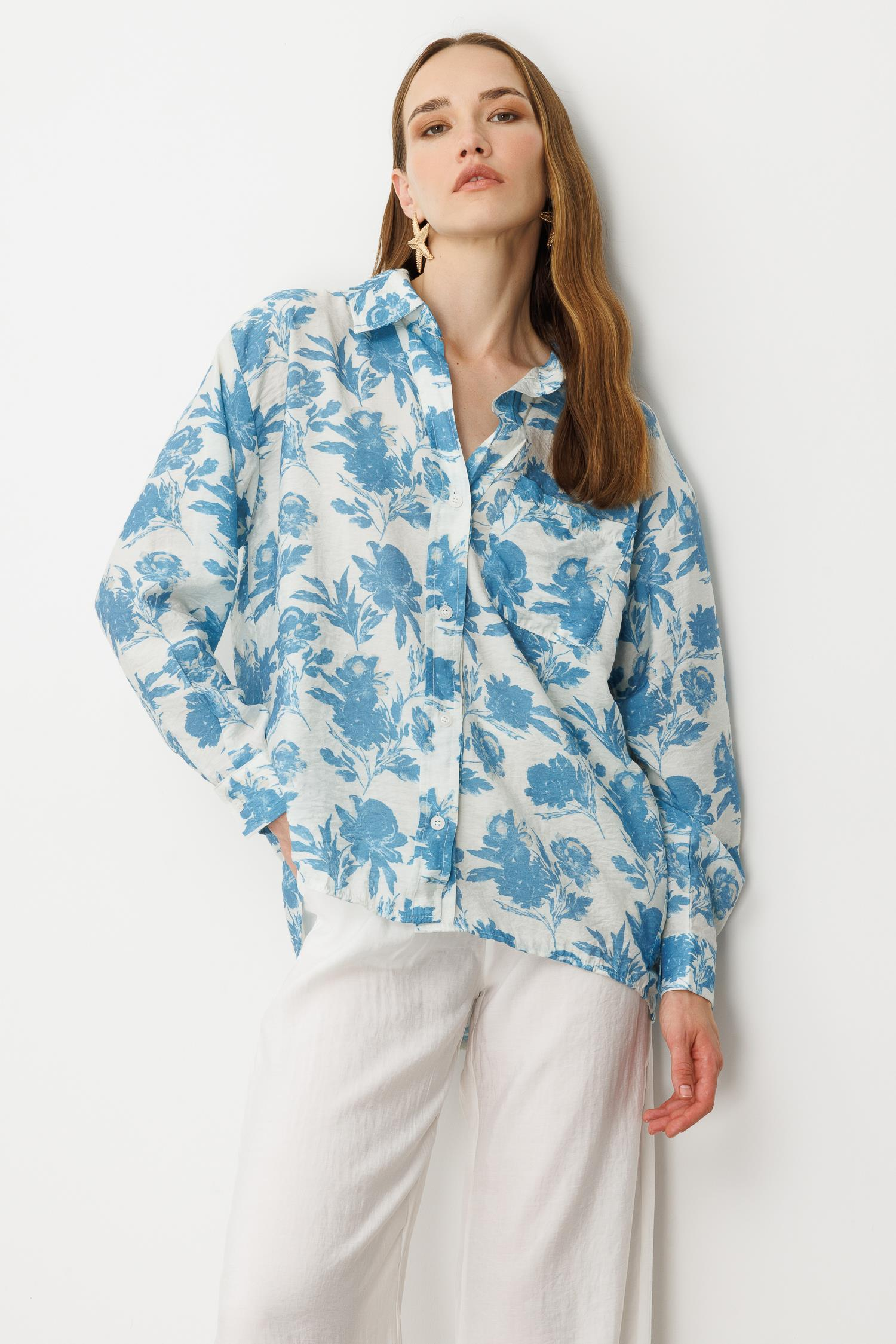 Cep Detaylı Çiçek Baskılı Gömlek-MAVİ