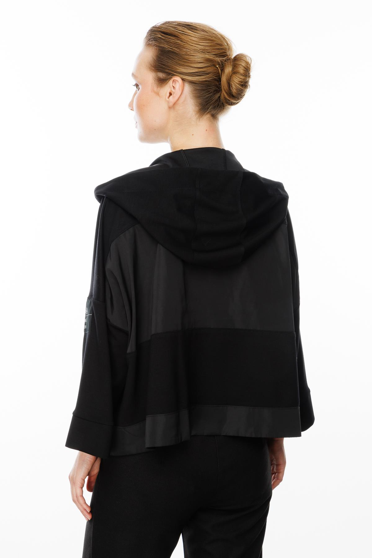 Cep Detaylı Kapüşonlu Crop Sweatshirt