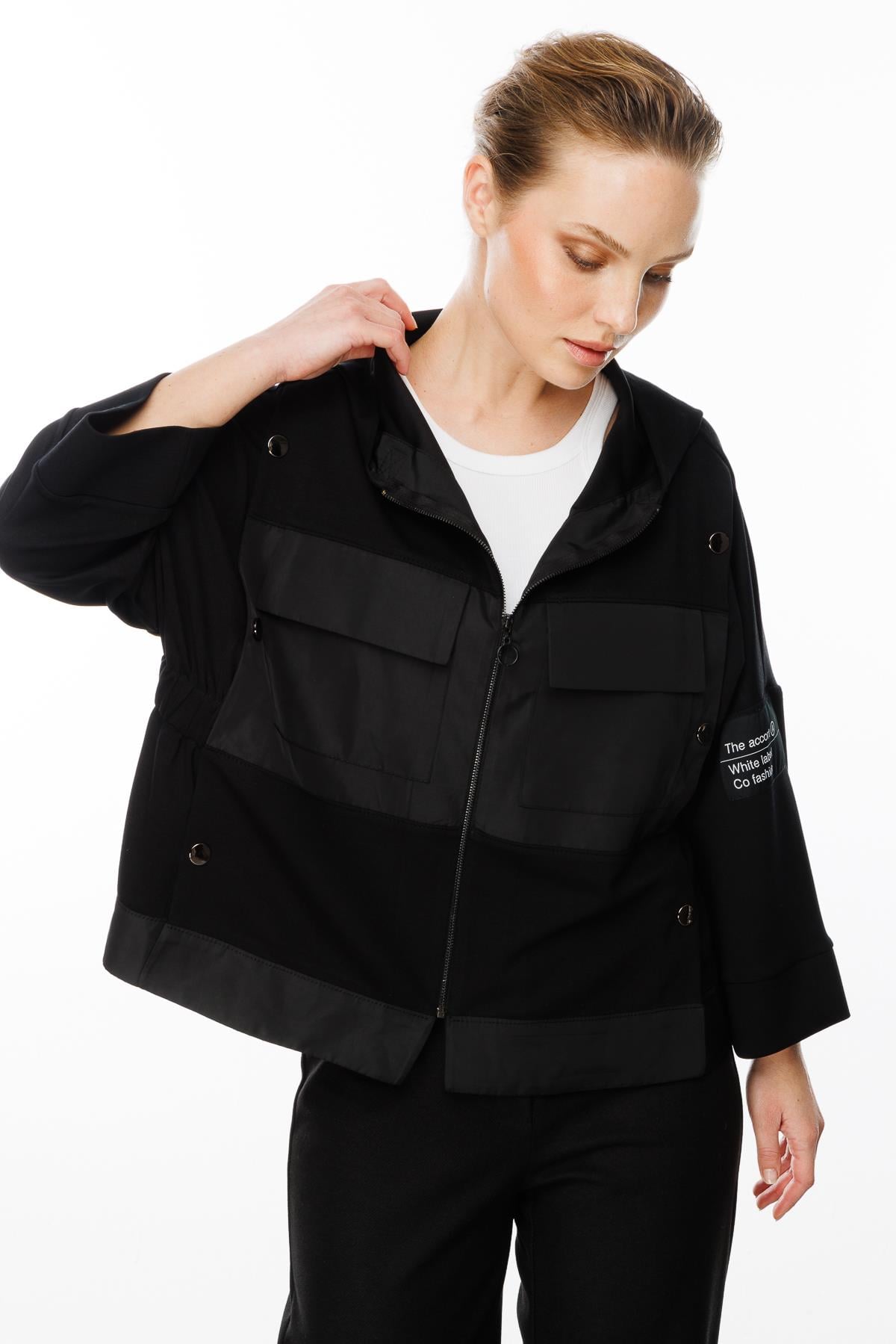 Cep Detaylı Kapüşonlu Crop Sweatshirt
