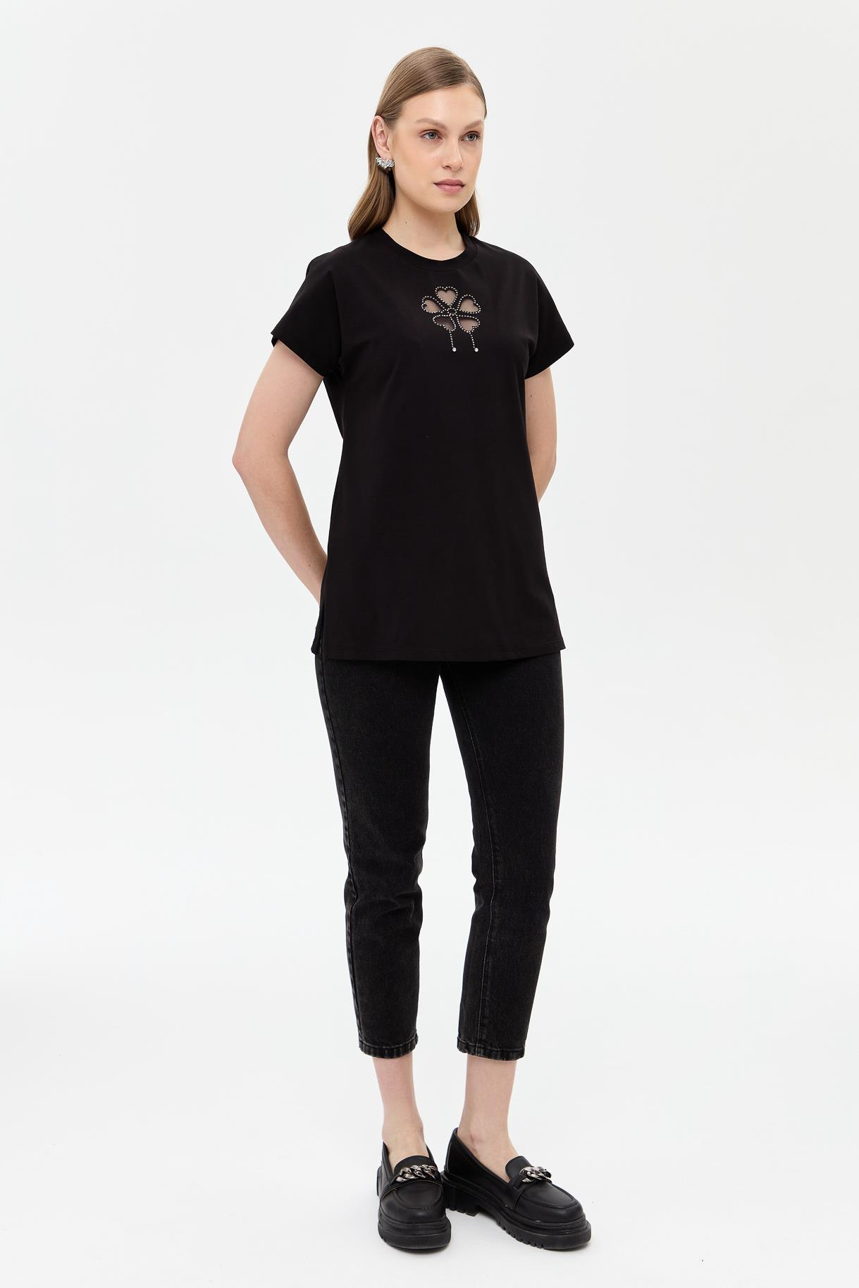 Çiçek Desen Kısa Kol Tişört - SİYAH