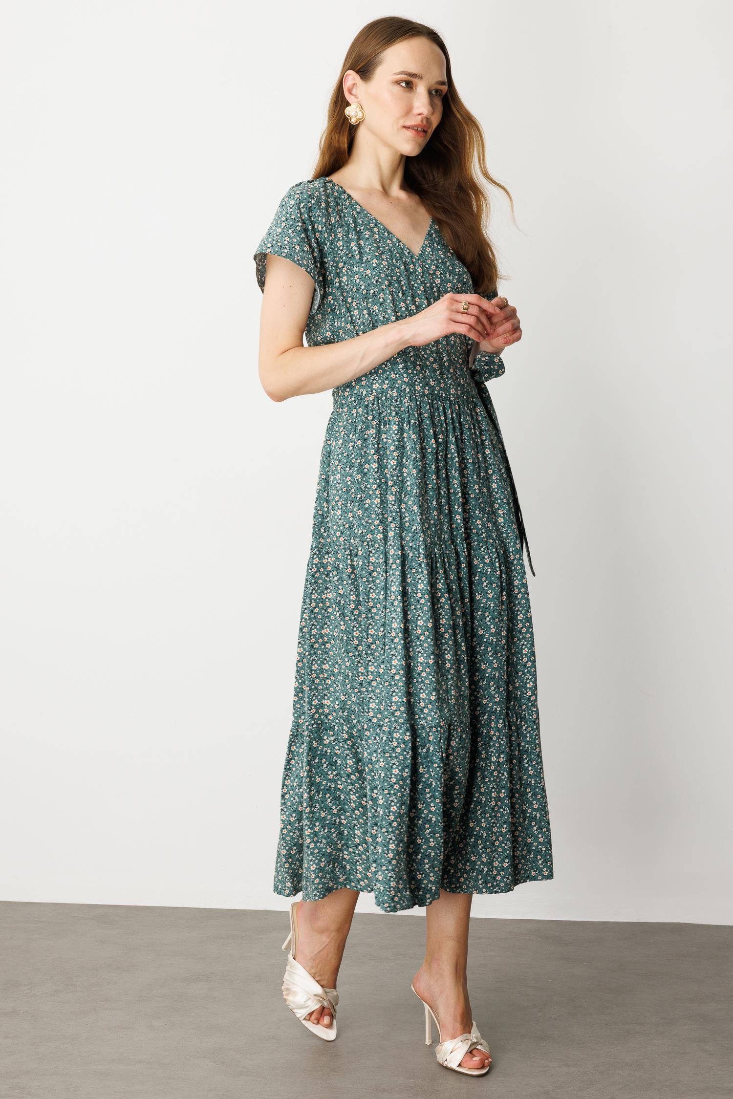 Çiçek Desenli Kruvaze Yaka Uzun Elbise-YEŞİL