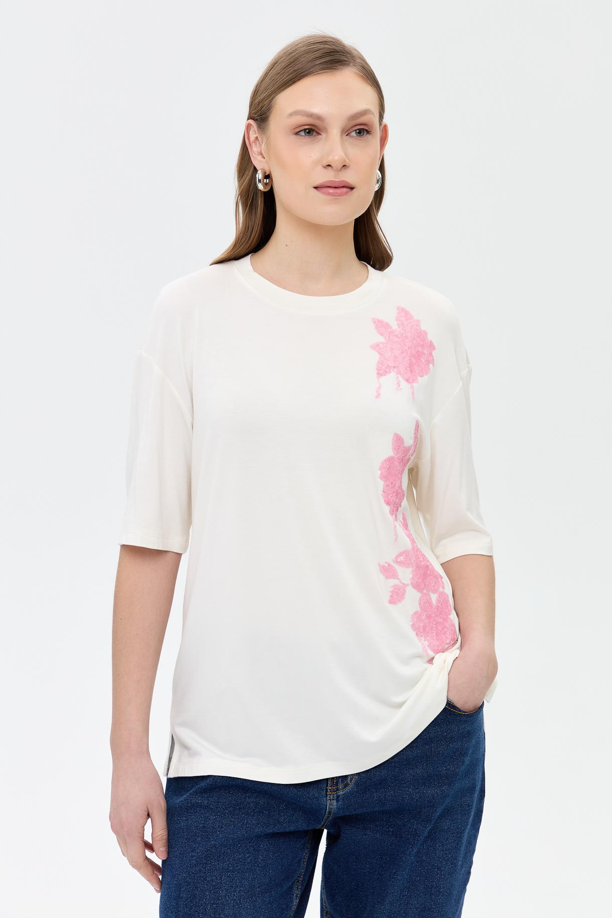 Çiçek İşlemeli Kısa Kollu Tişört - PEMBE