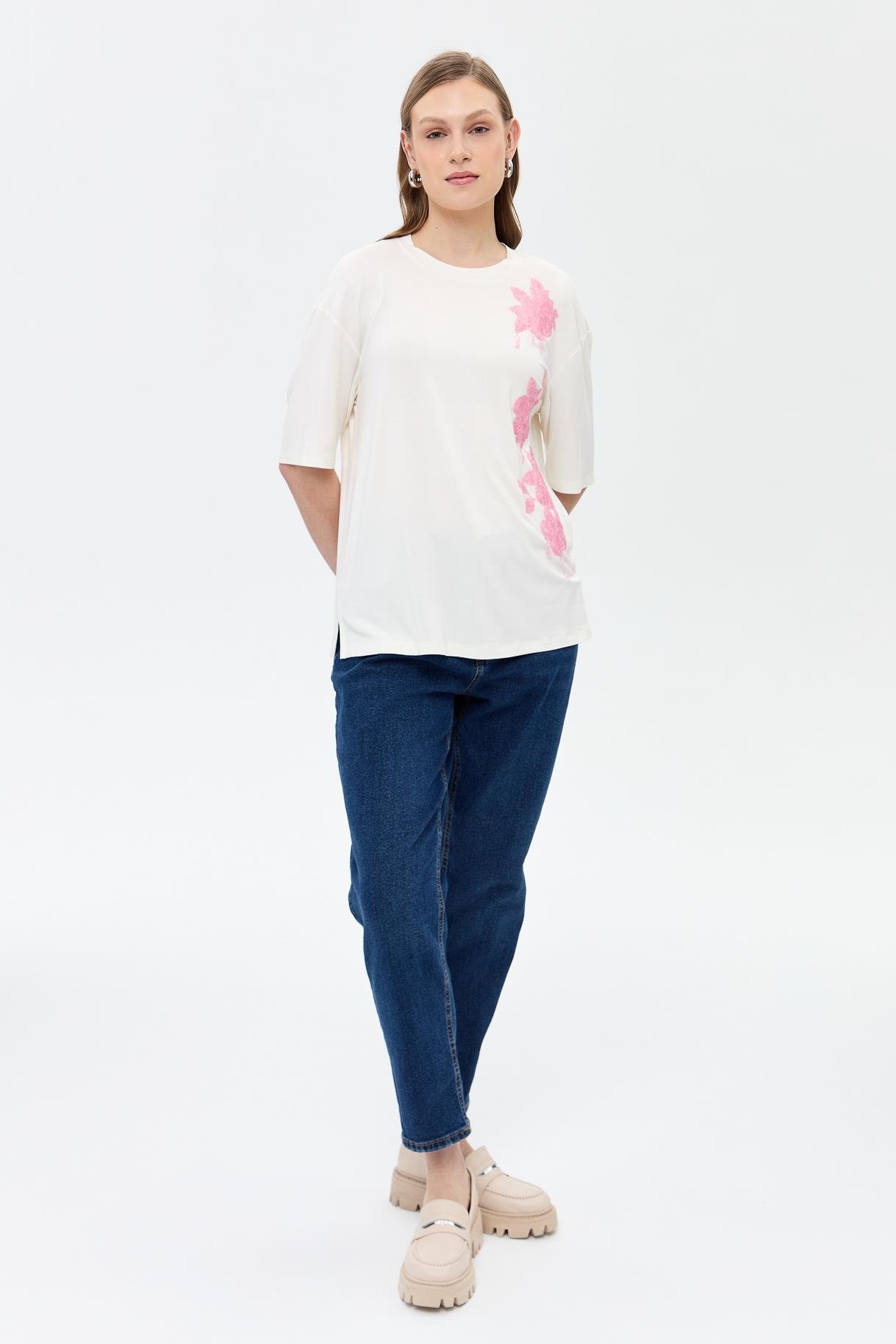 Çiçek İşlemeli Kısa Kollu Tişört - PEMBE