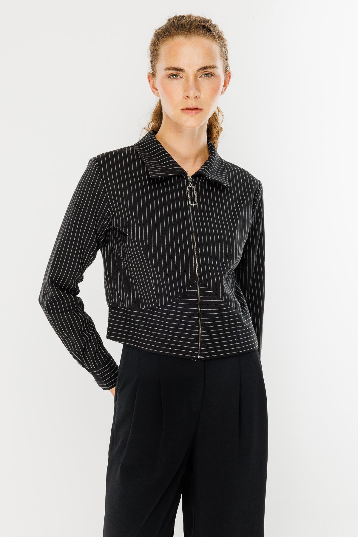 Çizgili Fermuarlı Kısa Bluz - SİYAH