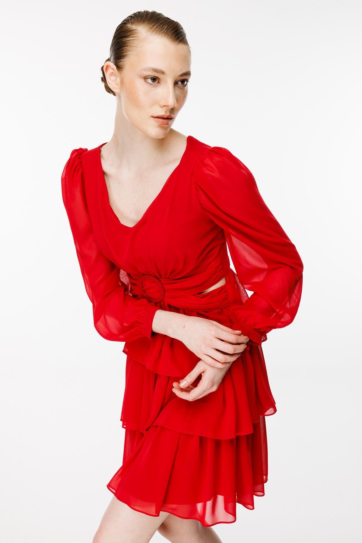 Cut Out Detaylı Kat Kat Kısa Abiye Elbise - KIRMIZI