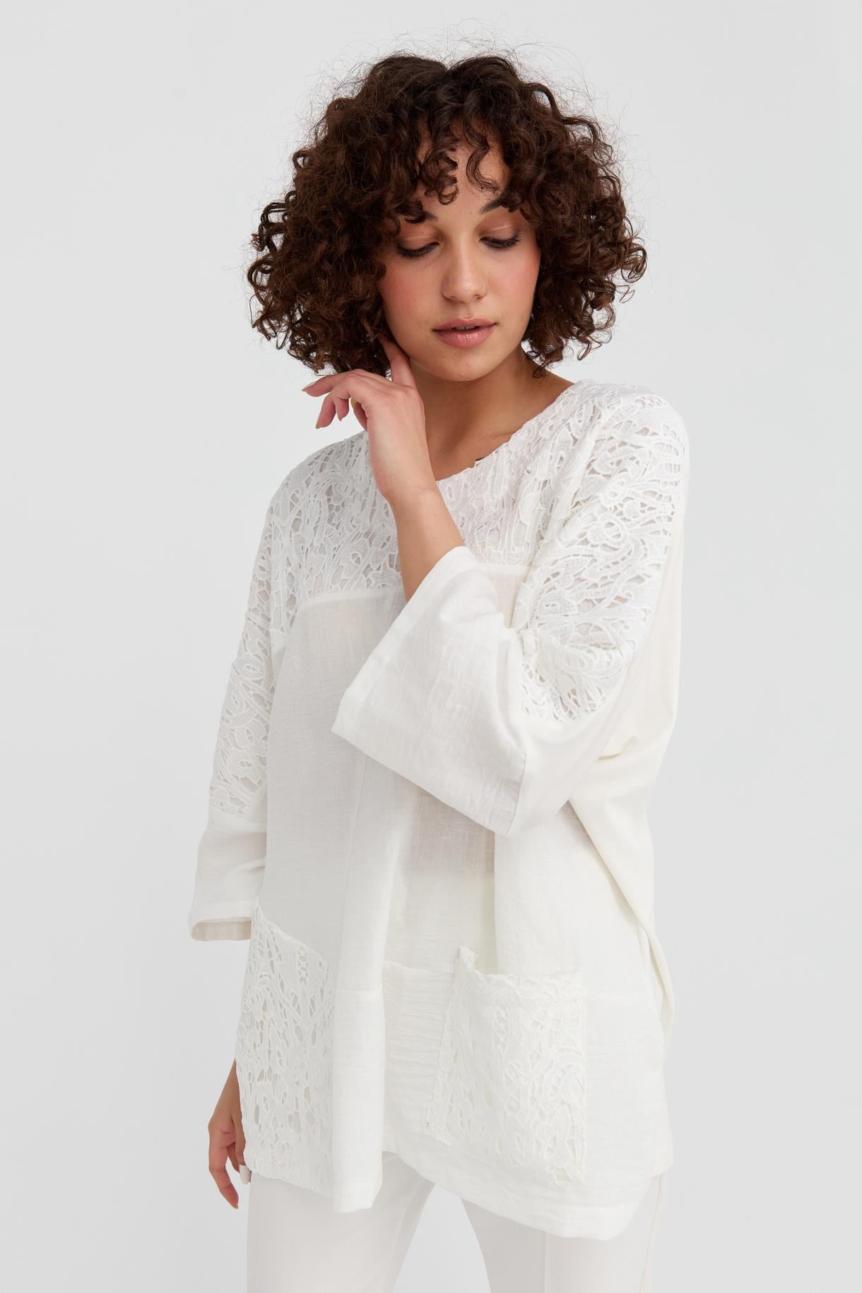 Dantel Detaylı Oversize Keten Bluz - BEYAZ