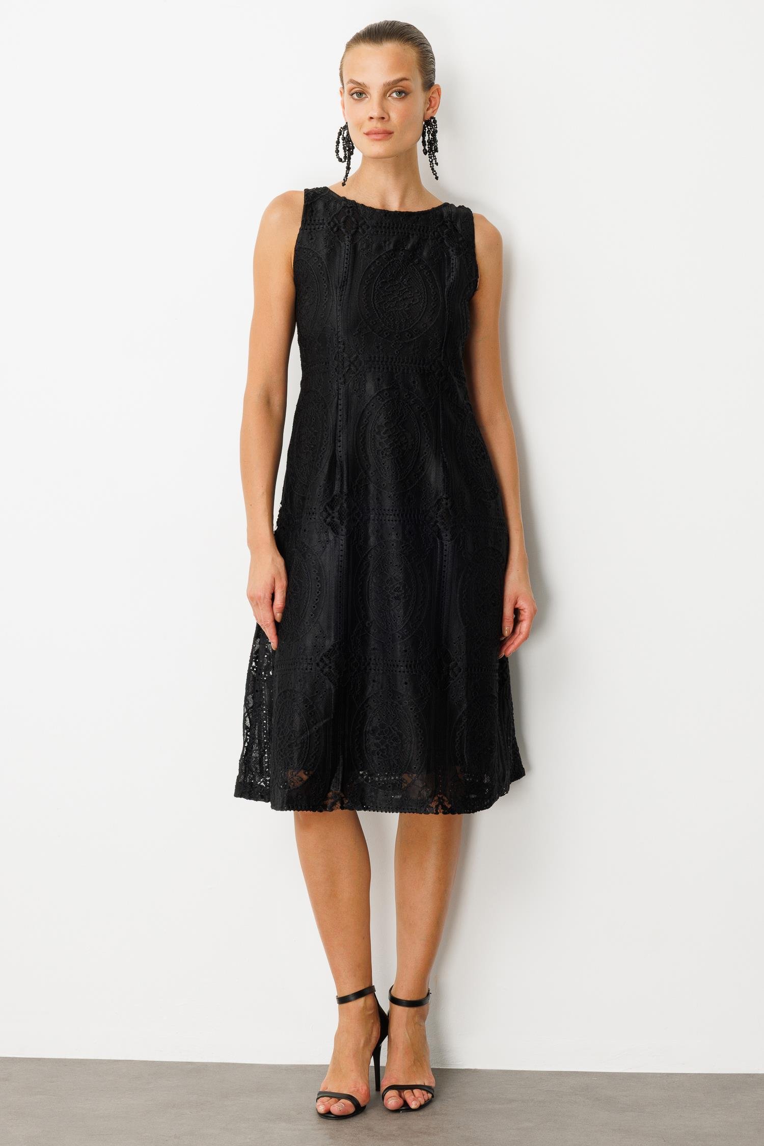 Dantel Görünümlü Uzun Elbise-SİYAH