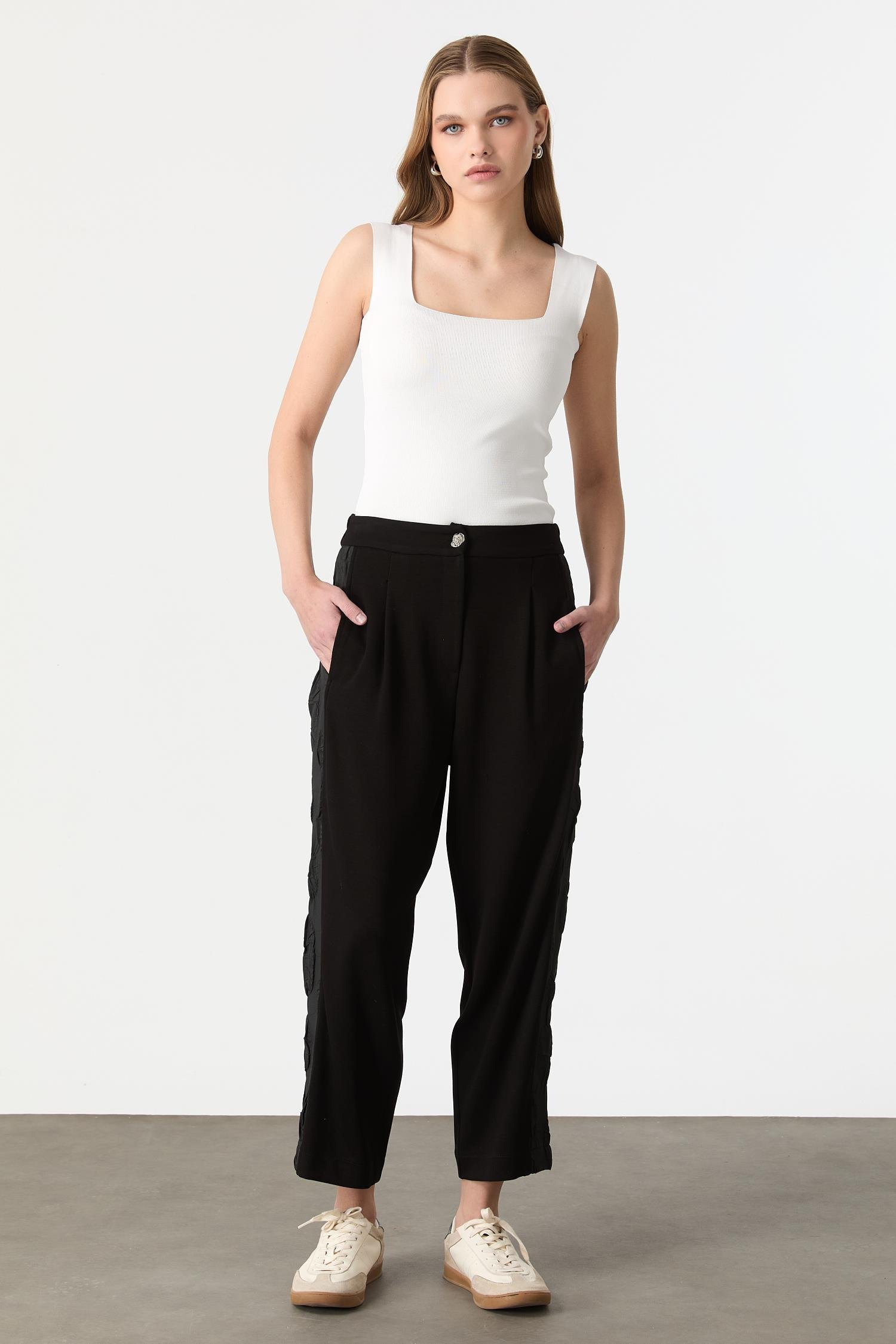 Desen Detaylı Modal Pantolon-SİYAH