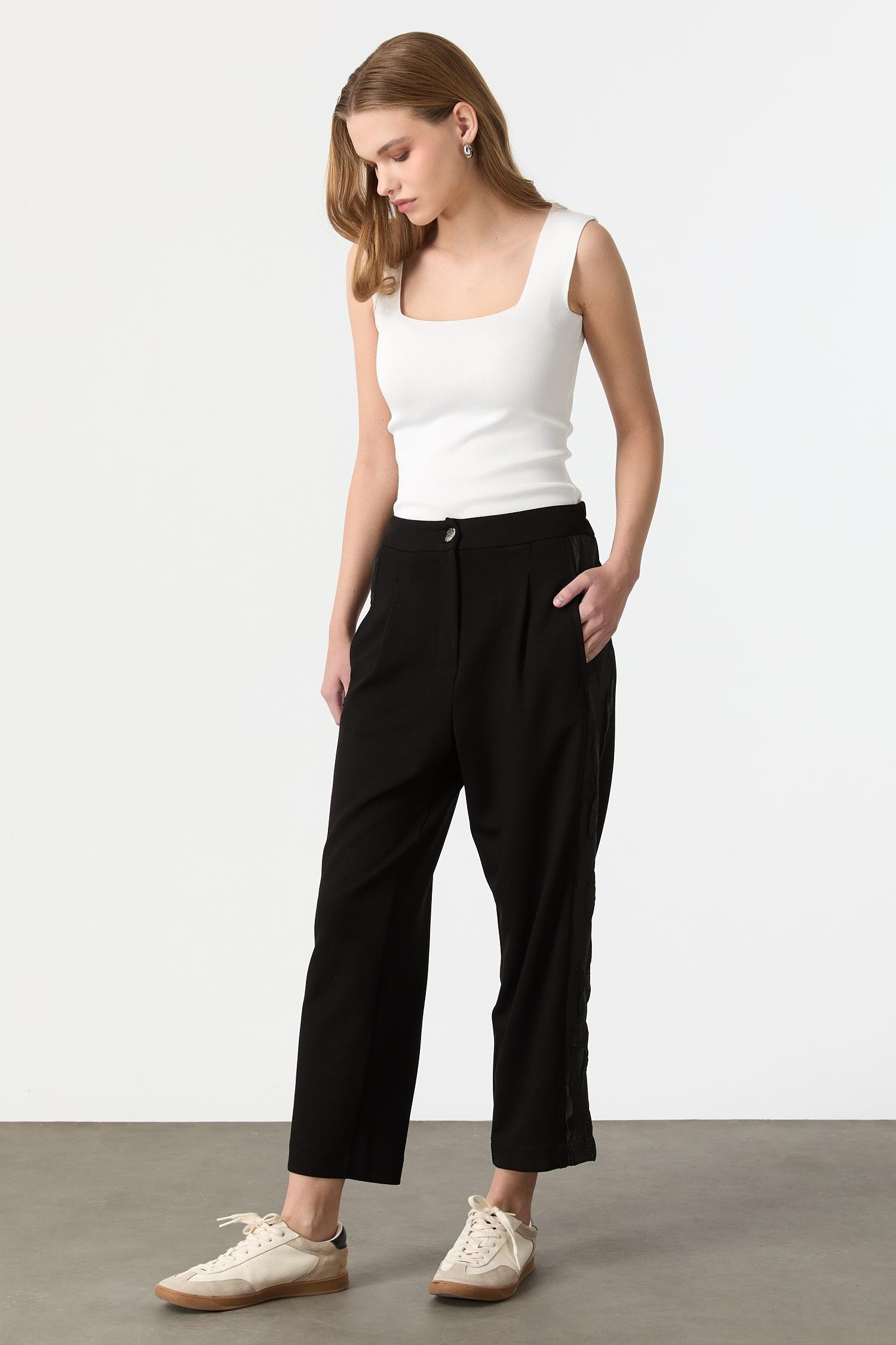 Desen Detaylı Modal Pantolon-SİYAH