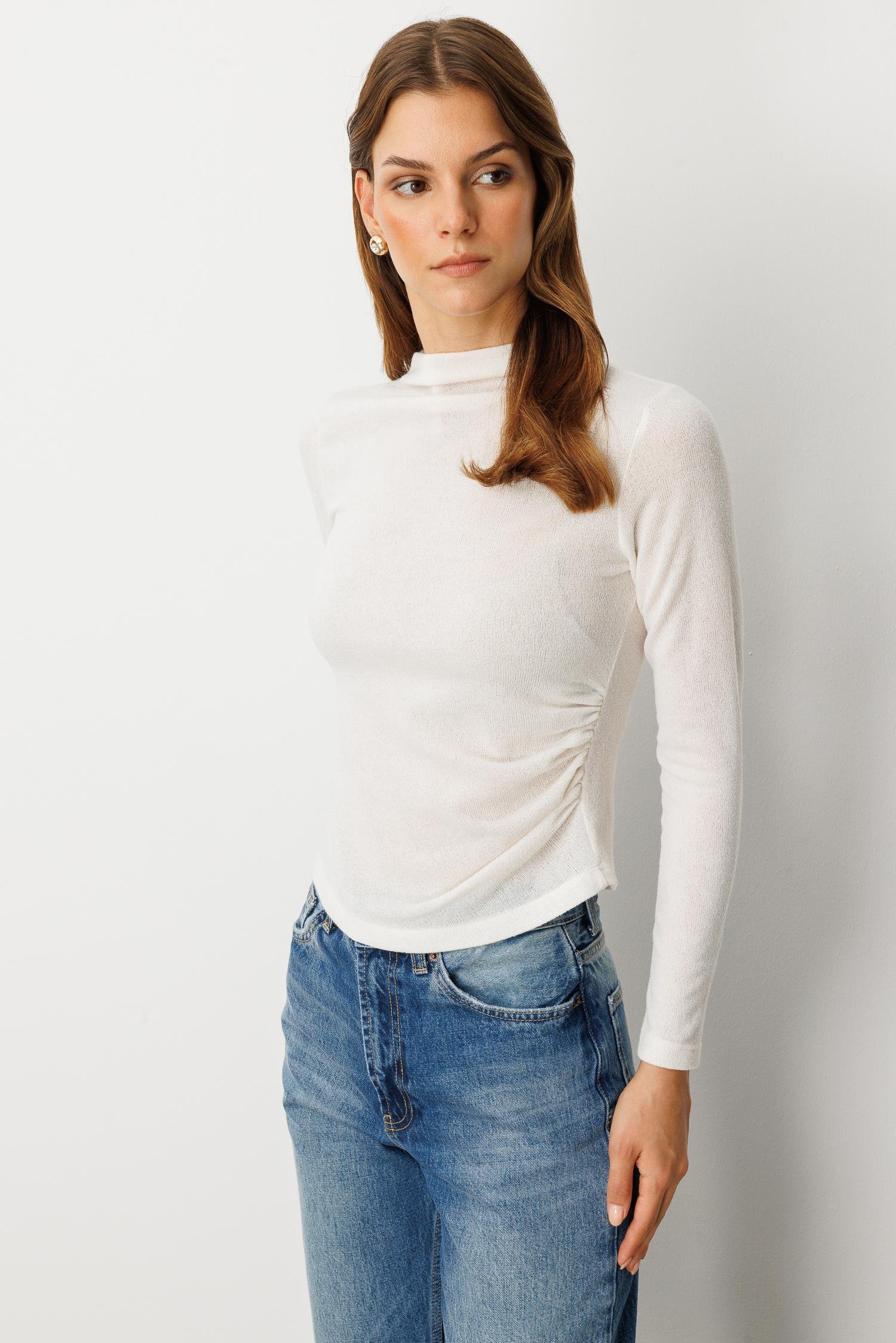 Drape Detaylı Yuvarlak Yaka Bluz-KEMIK