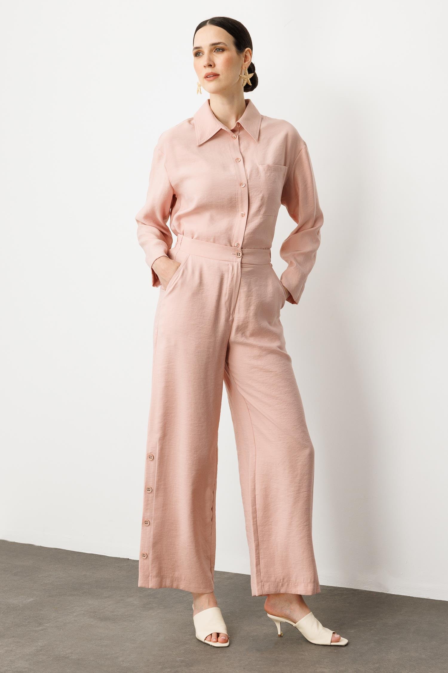 Düğme Detaylı Bol Paça Pantolon-PUDRA