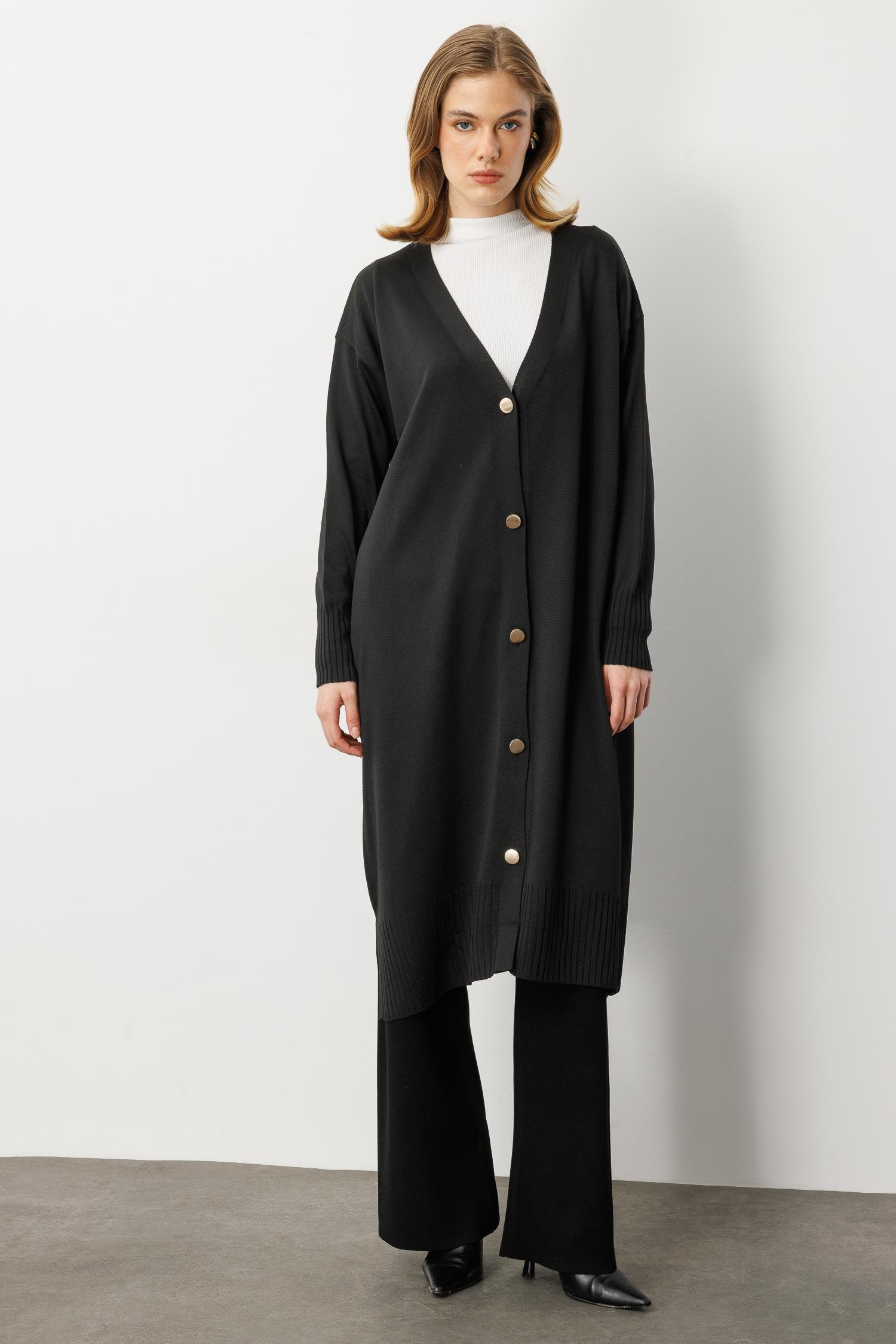 Düğme Detaylı Uzun Triko Hırka-SİYAH